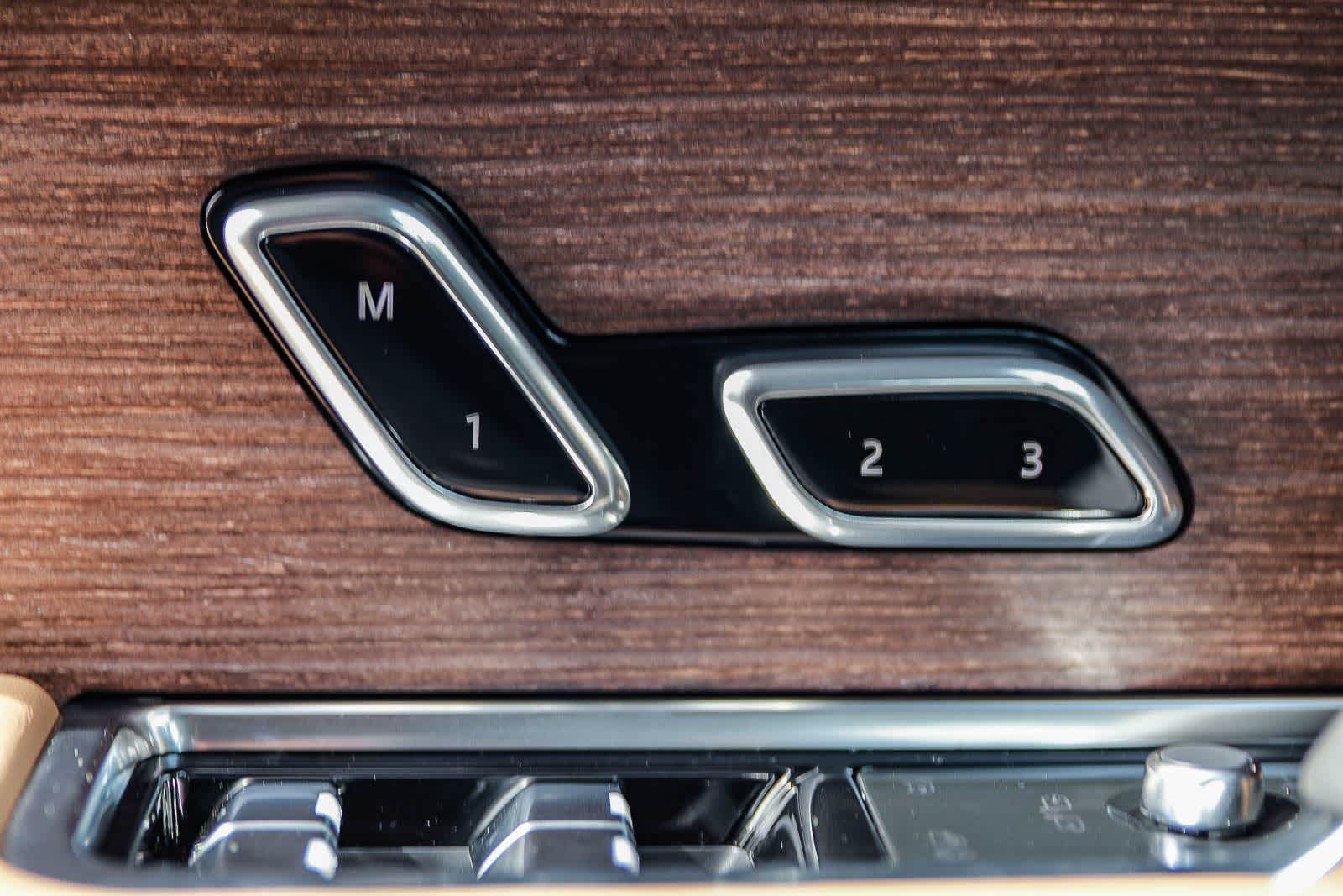 Thumbnail: 2026 Land Rover Range Rover - 22