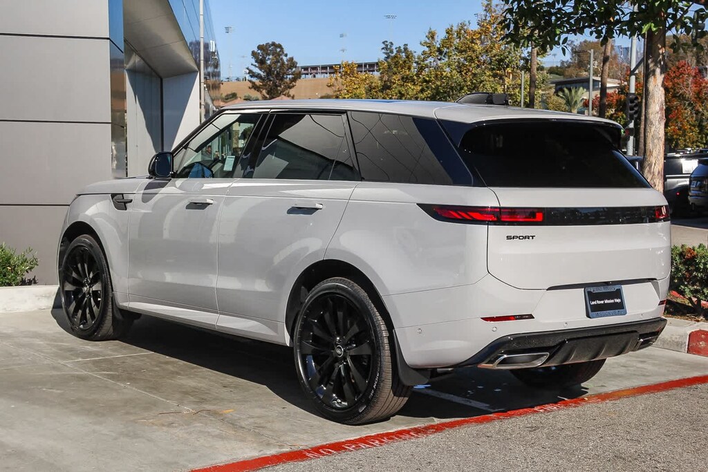 New 2025 Land Rover Range Rover Sport Dynamic SE SUV