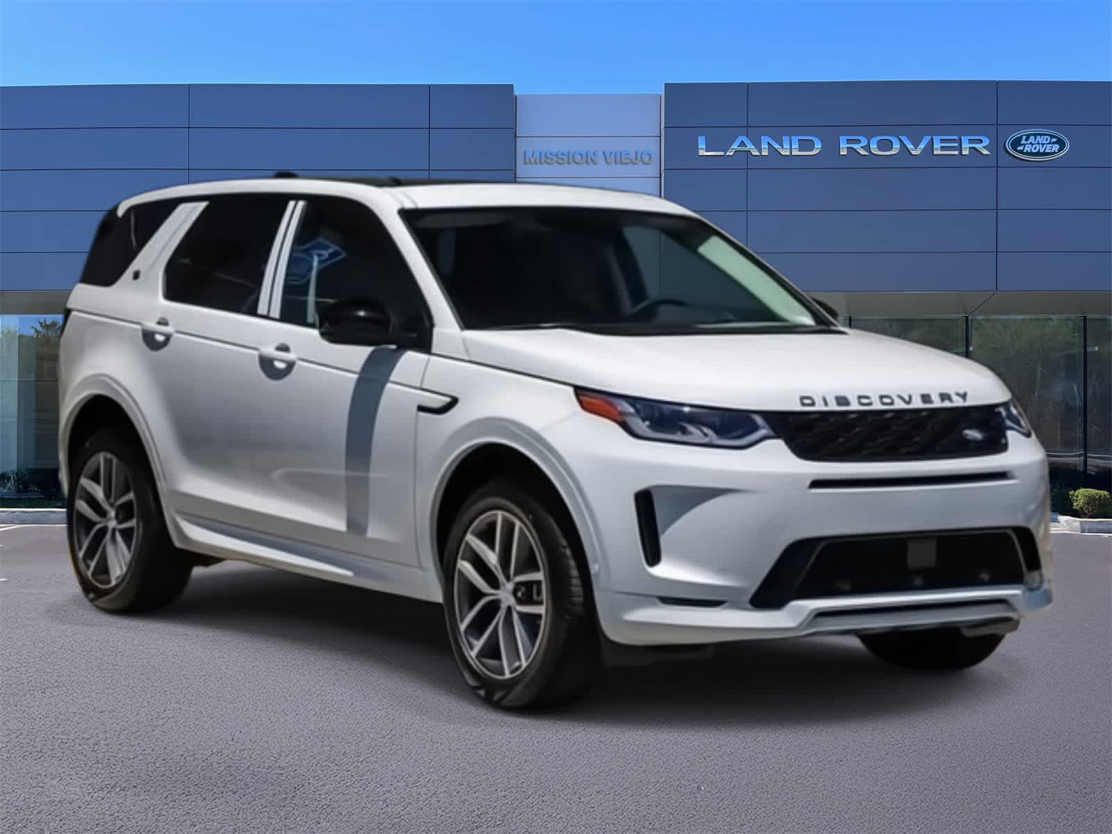 Thumbnail: 2024 Land Rover Discovery Sport - 3