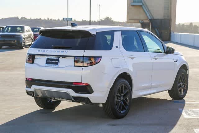 Thumbnail: 2024 Land Rover Discovery Sport - 4
