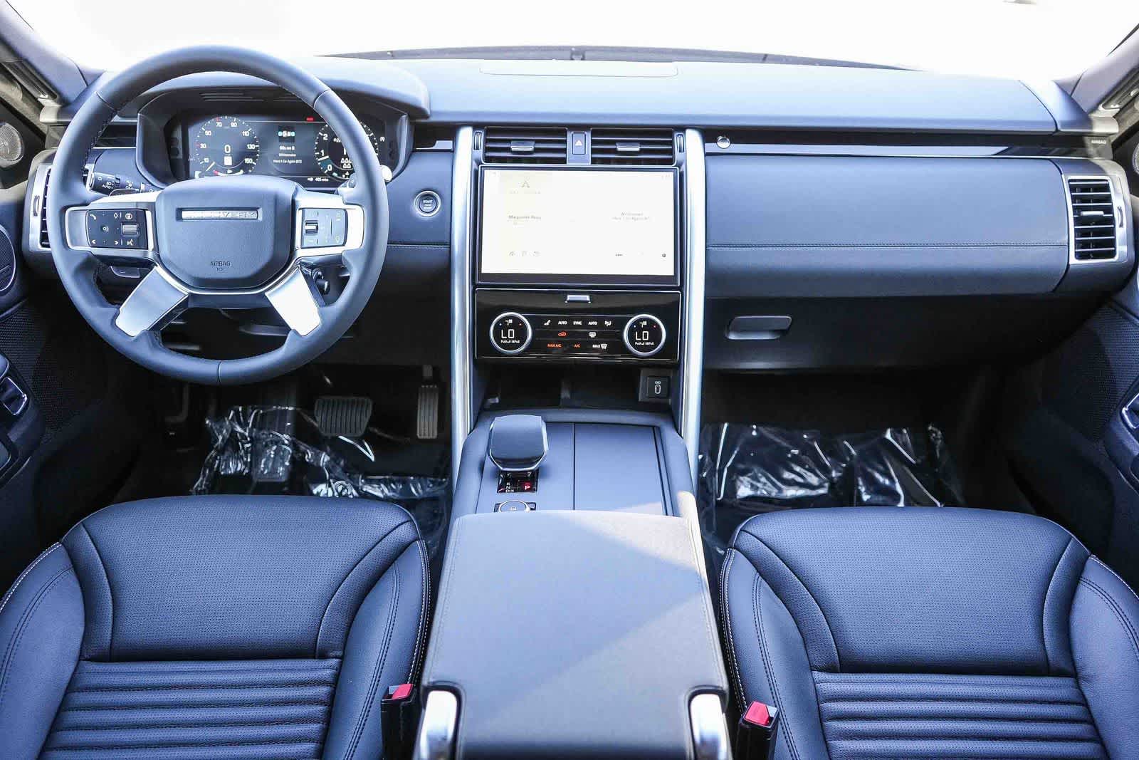 Thumbnail: 2026 Land Rover Discovery - 12