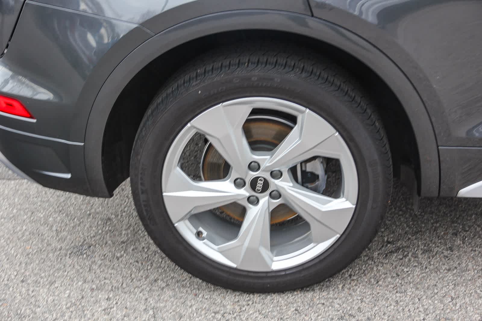 Thumbnail: 2023 Audi Q5 - 10