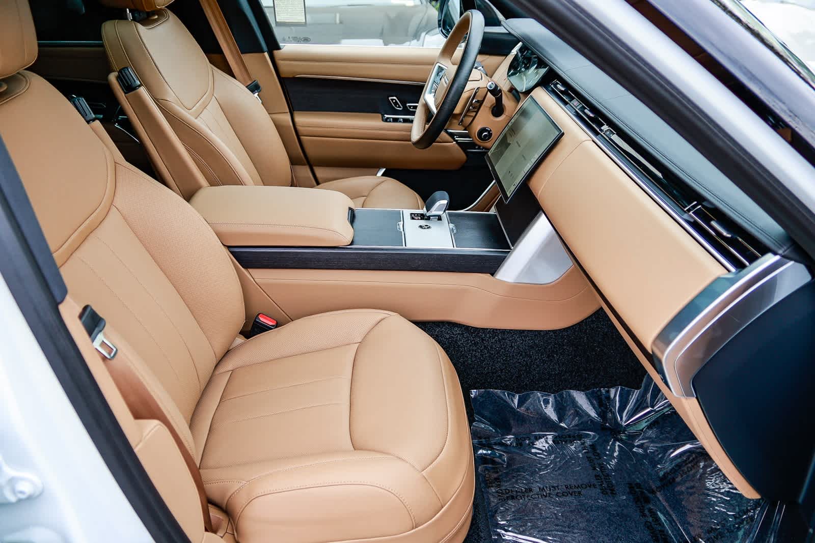 Thumbnail: 2026 Land Rover Range Rover - 16