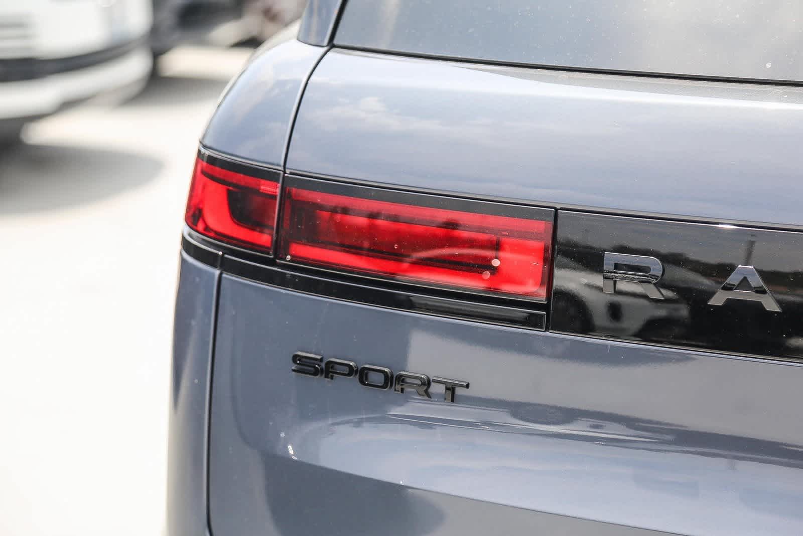 Thumbnail: 2023 Land Rover Range Rover Sport - 8
