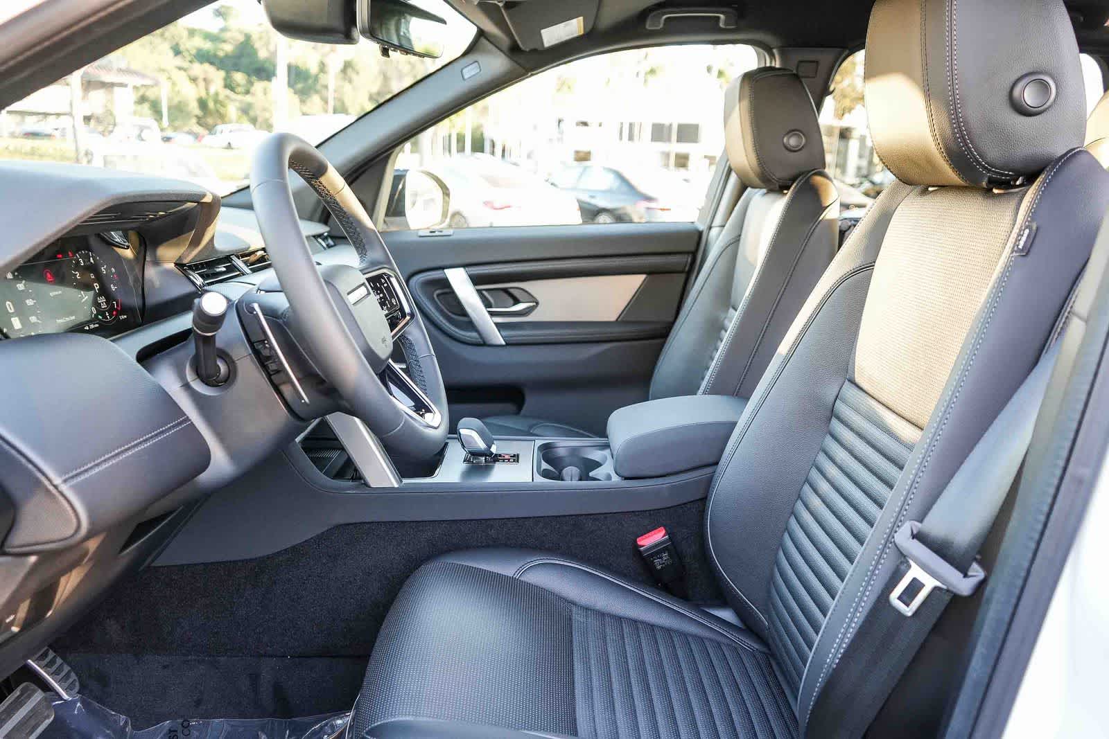 Thumbnail: 2026 Land Rover Discovery Sport - 15