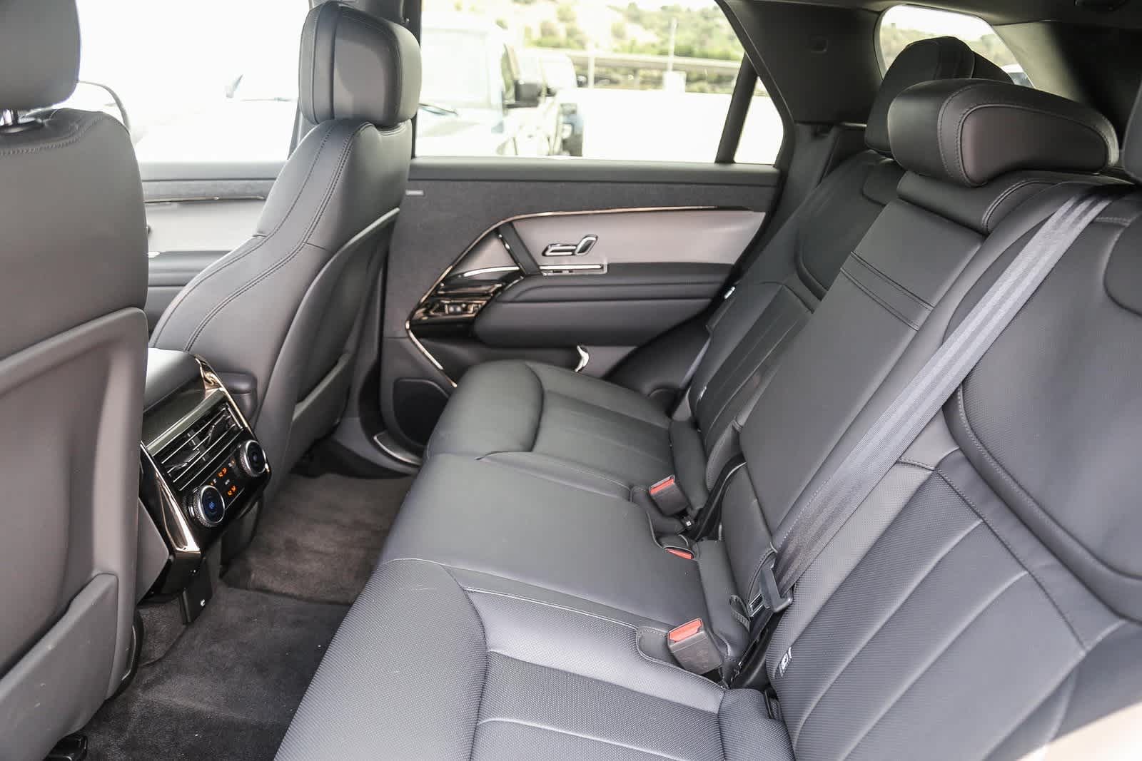Thumbnail: 2023 Land Rover Range Rover Sport - 21