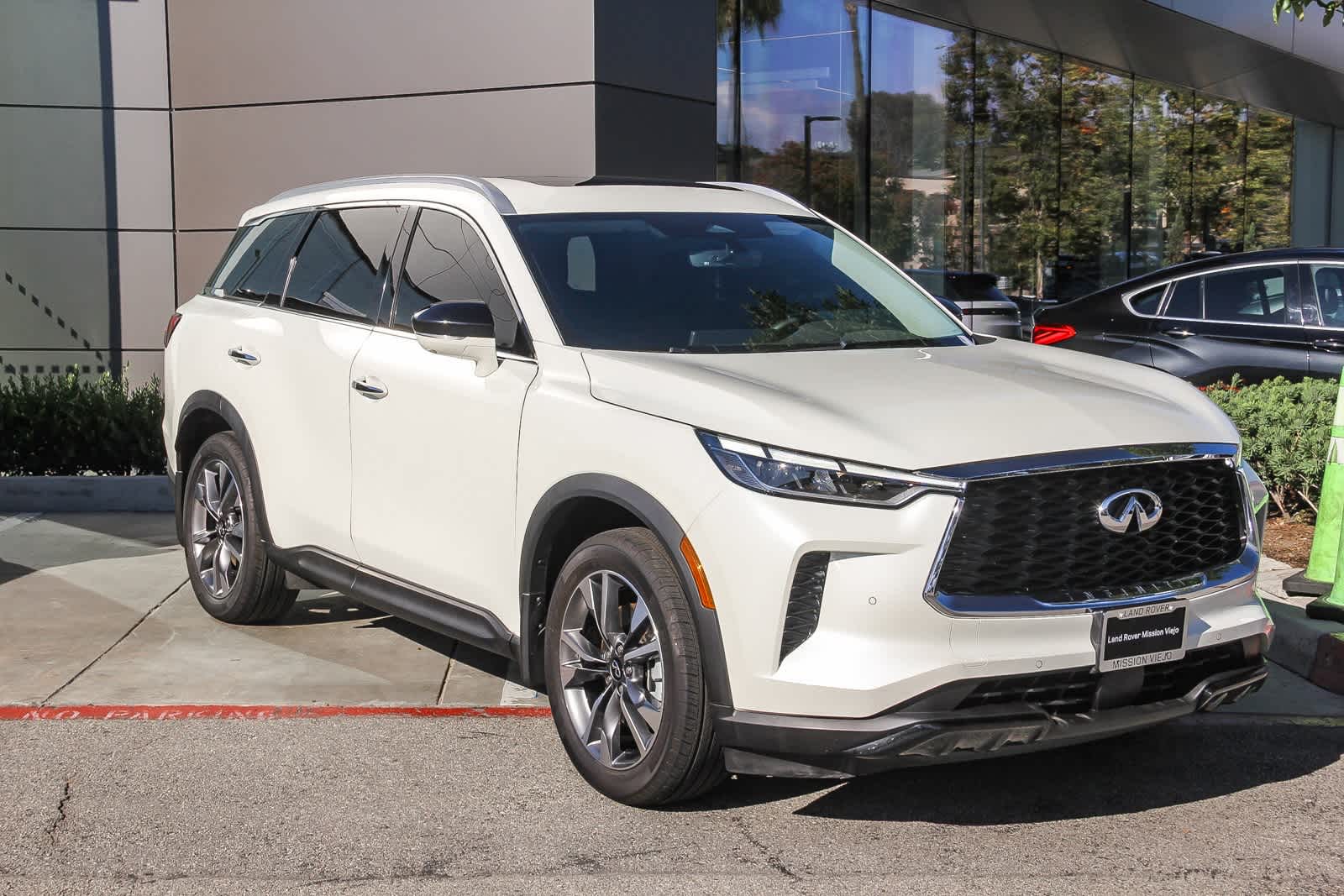 Thumbnail: 2023 INFINITI QX60 - 3