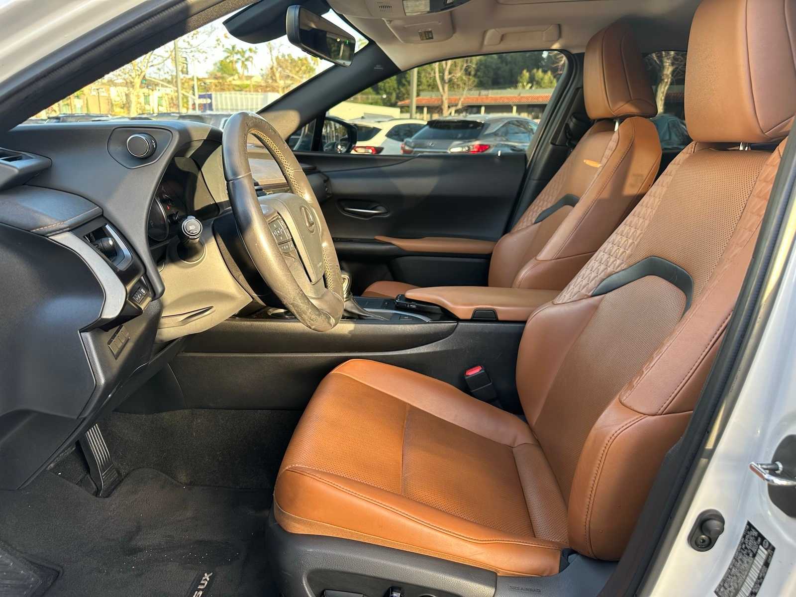 Thumbnail: 2019 Lexus UX - 7