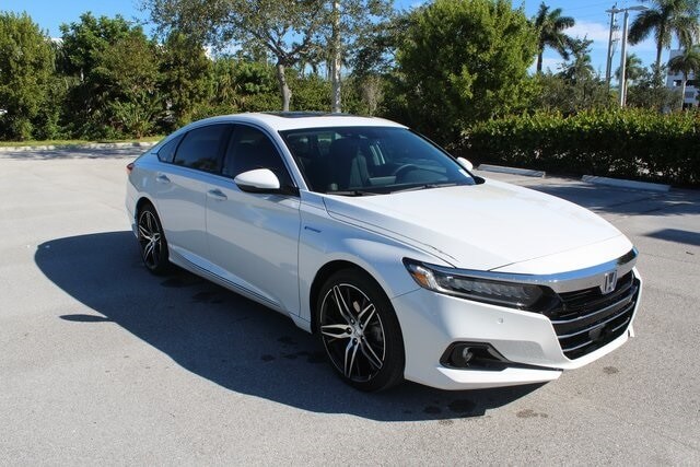 2022 Honda Accord Hybrid Touring's photo