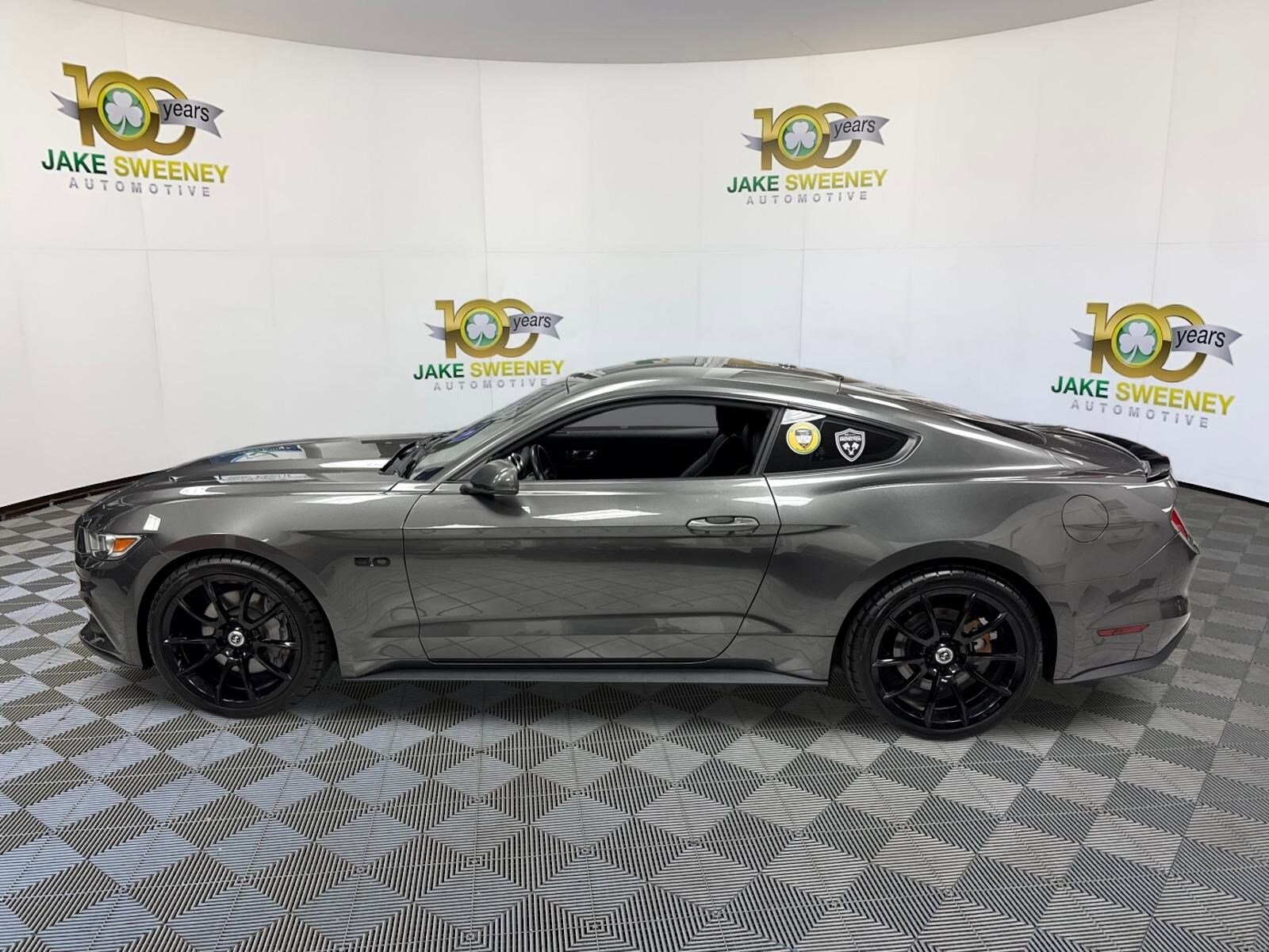 2016 Ford Mustang GT Premium photo 4