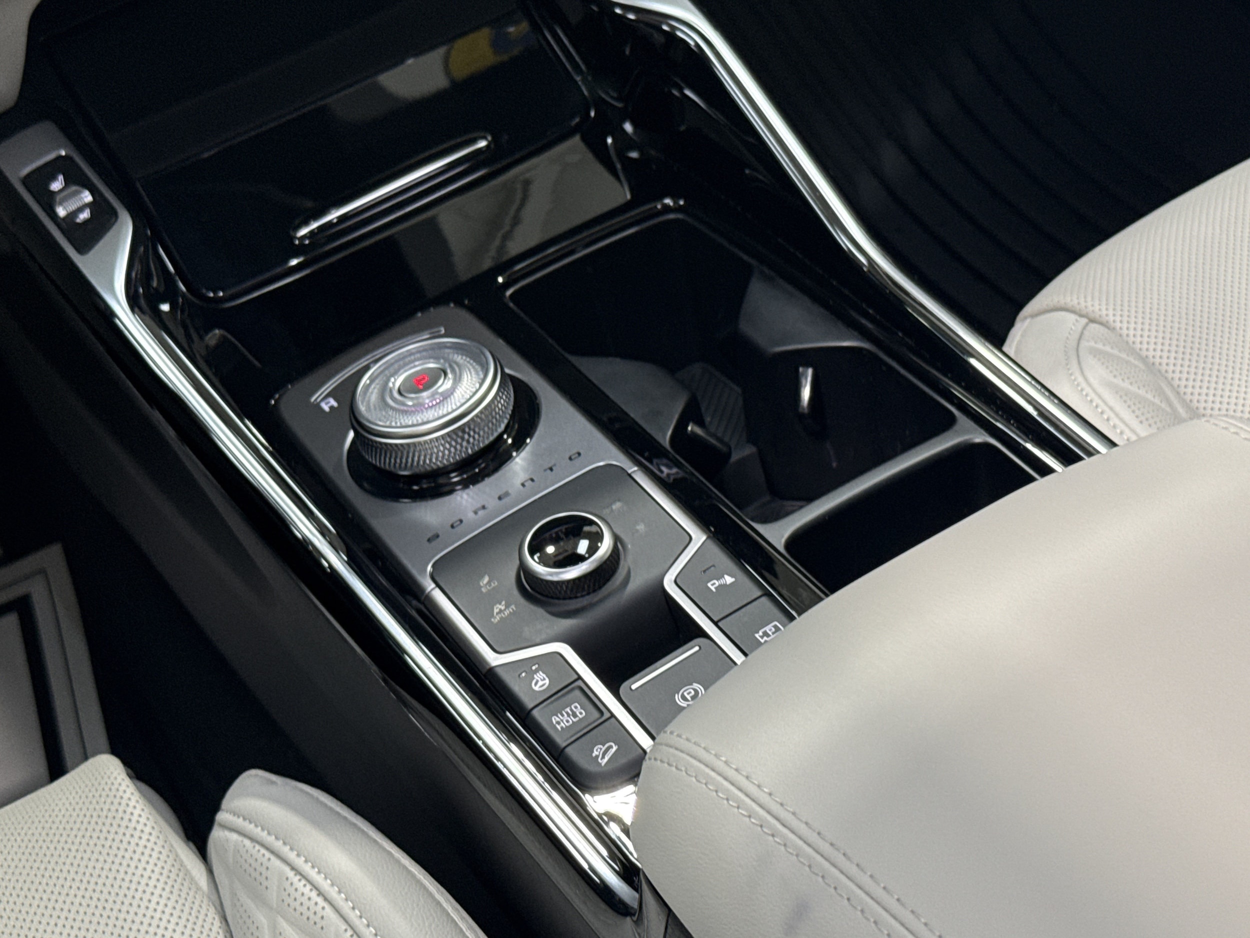 2025 Kia Sorento SX Prestige Hybrid - Photo 24