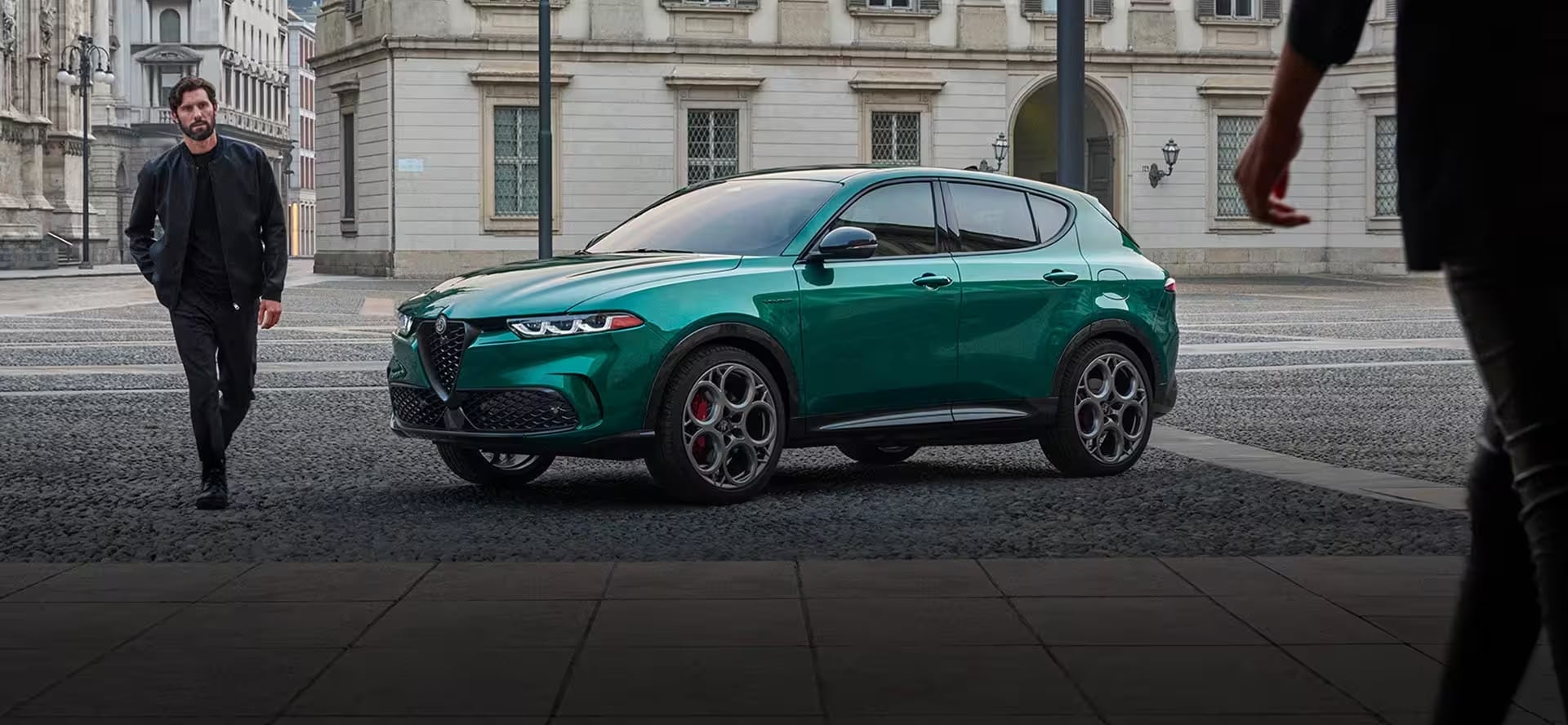 2025 Alfa Romeo Tonale Green Parked City