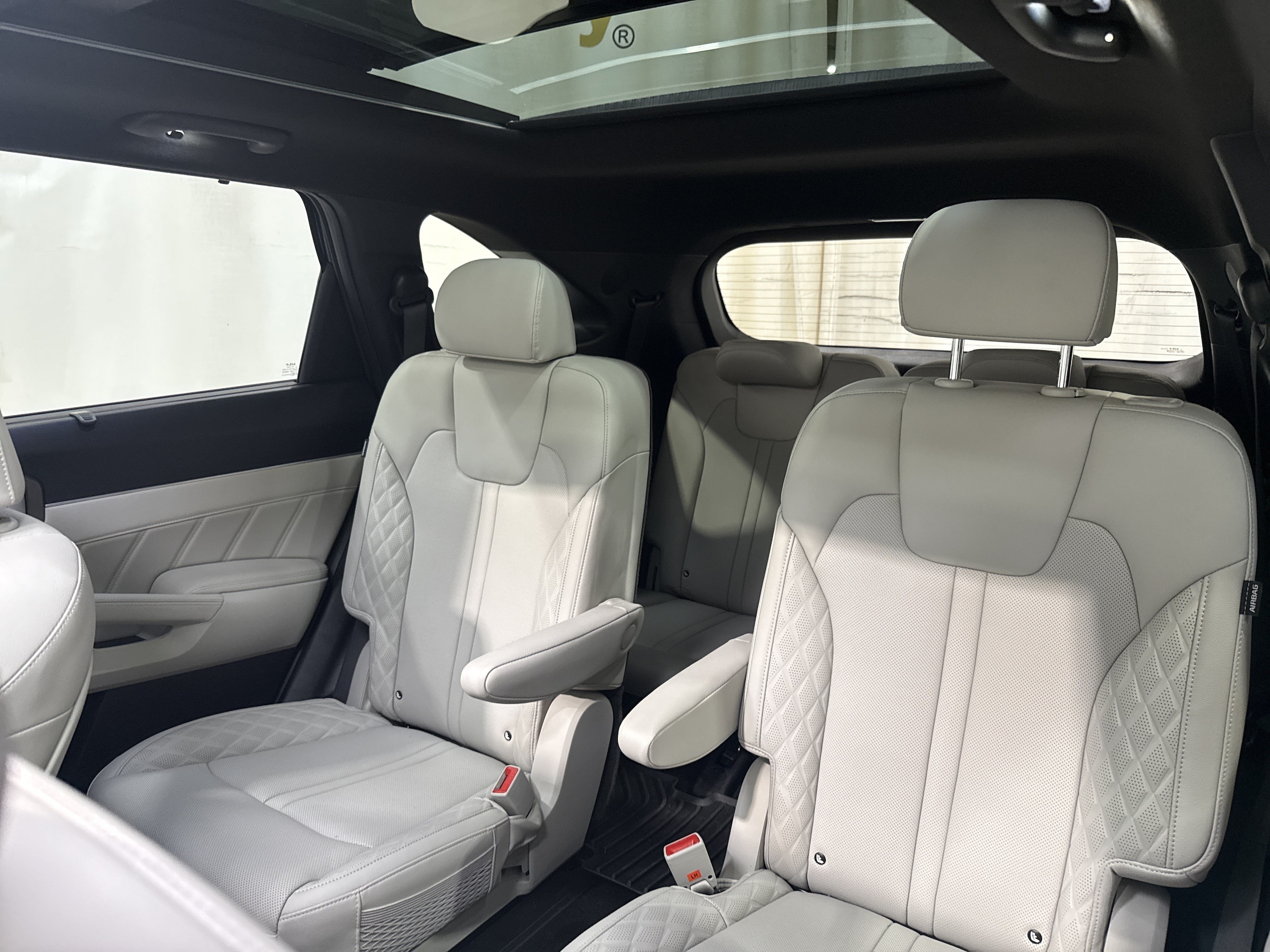 2025 Kia Sorento SX Prestige Hybrid - Photo 11