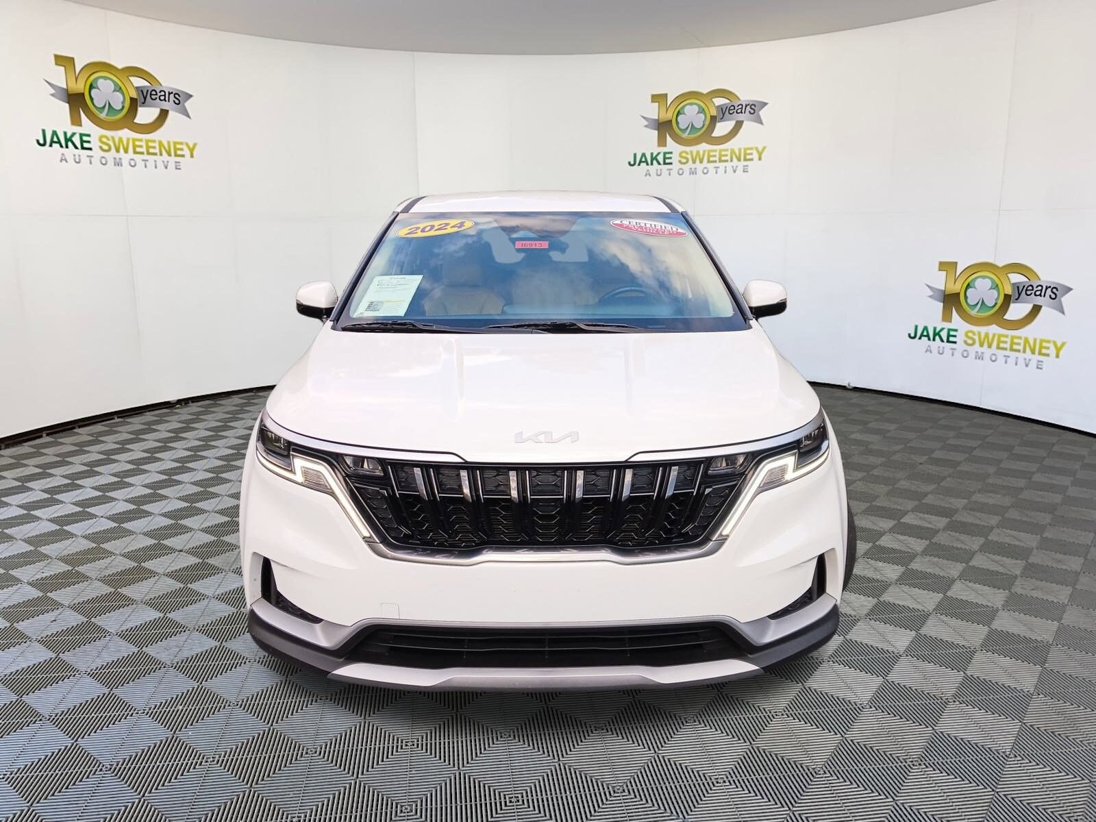 2024 Kia Carnival LX photo 2