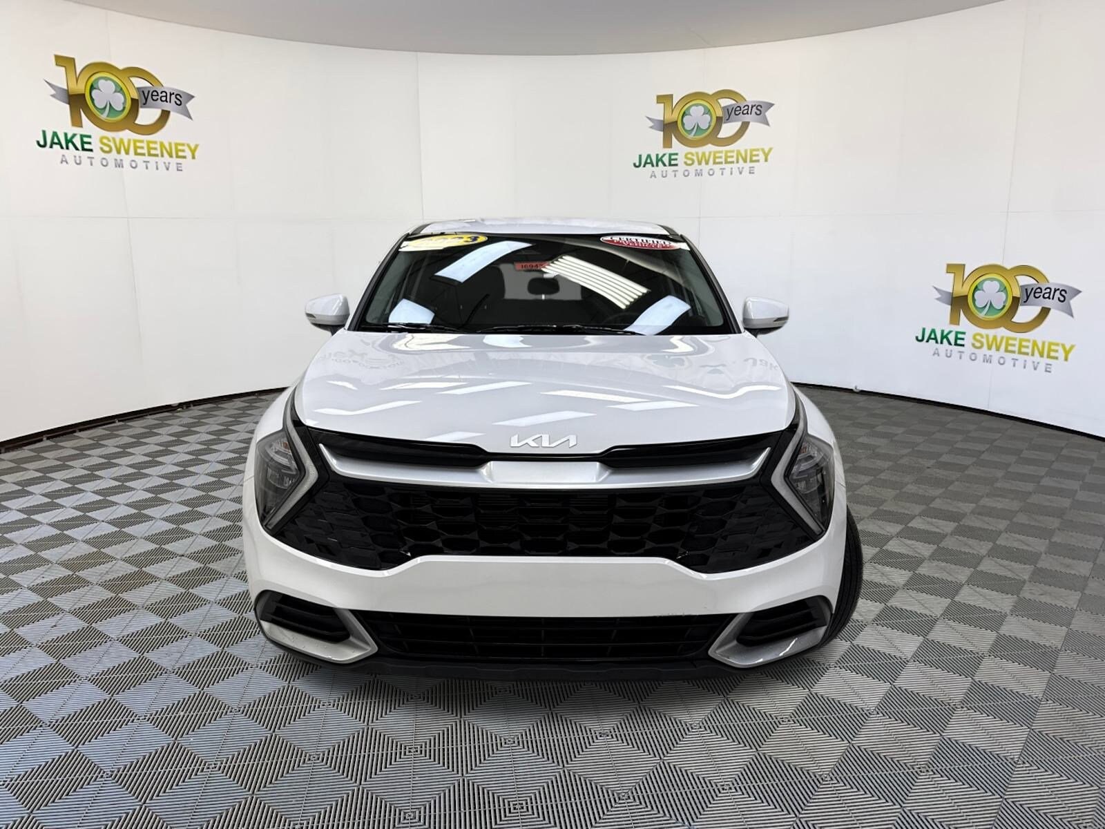 2023 Kia Sportage EX photo 2