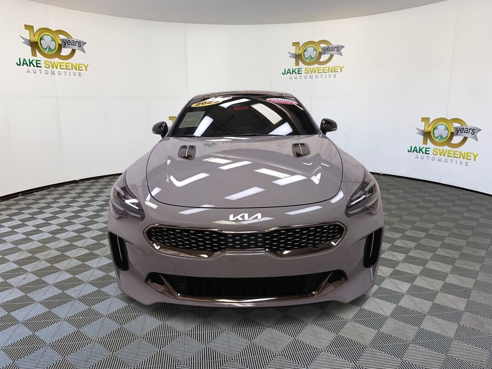 2023 Kia Stinger GT-Line photo 2