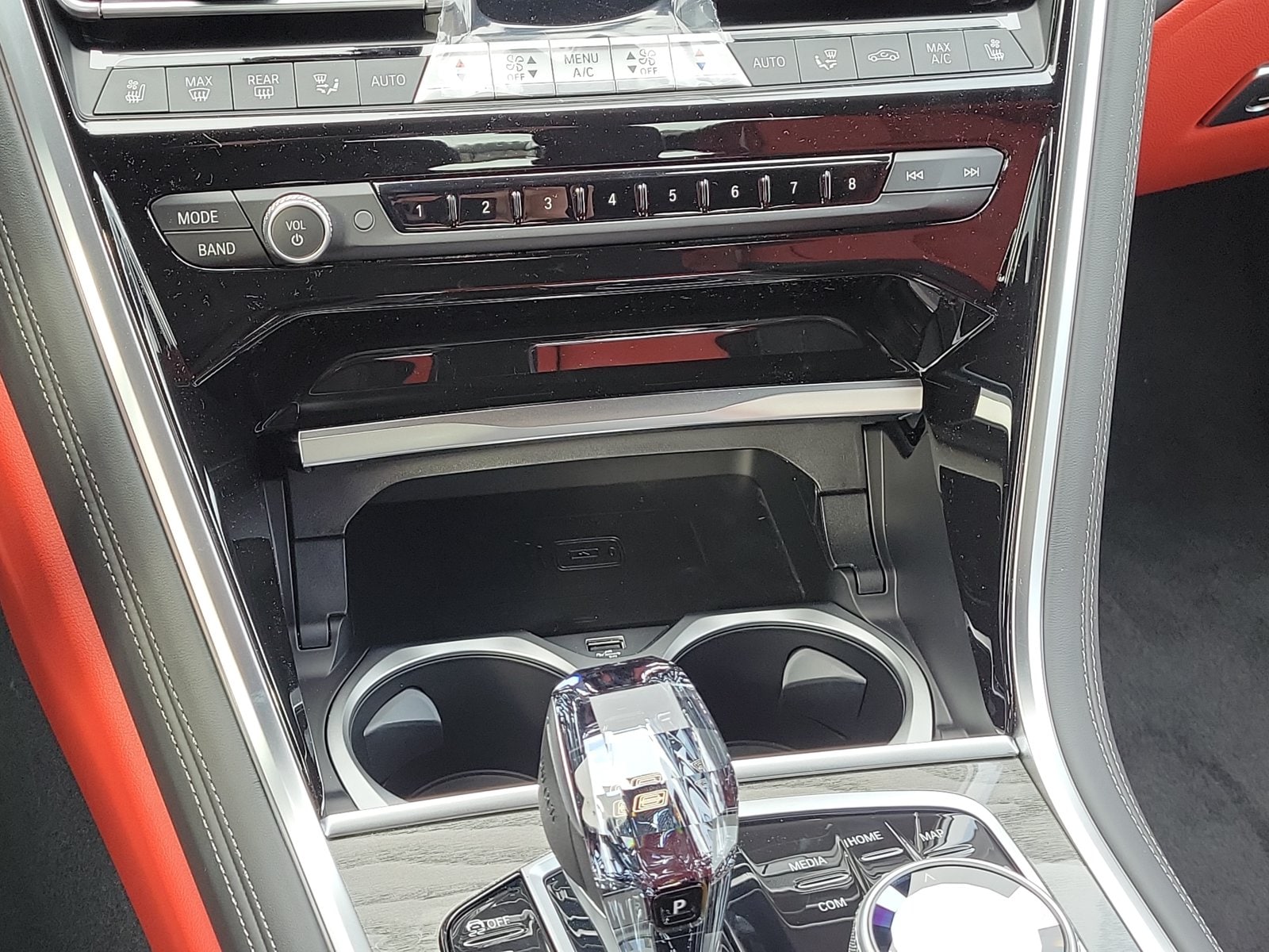 2026 BMW 8 Series 840i - Photo 21