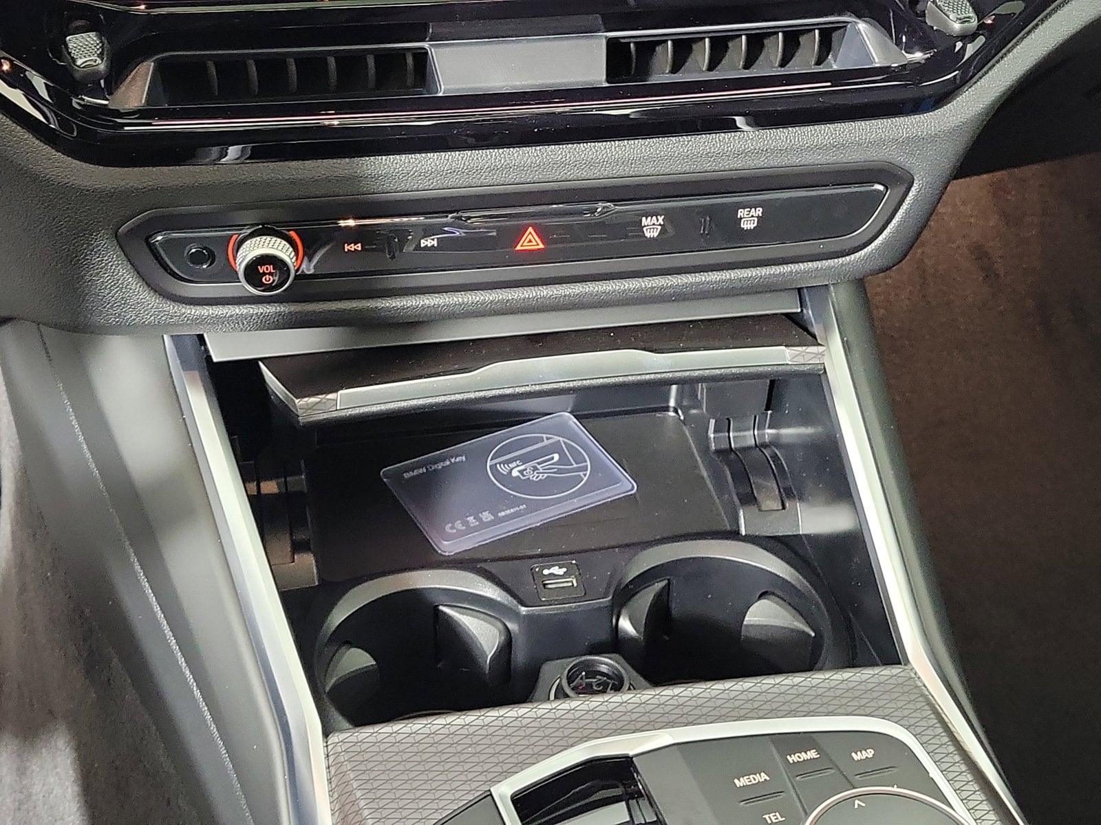 2026 BMW 3 Series 330i - Photo 21