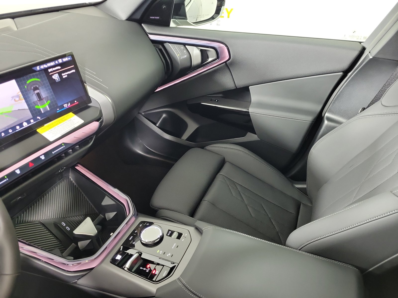 2026 BMW X3 30 - Photo 23