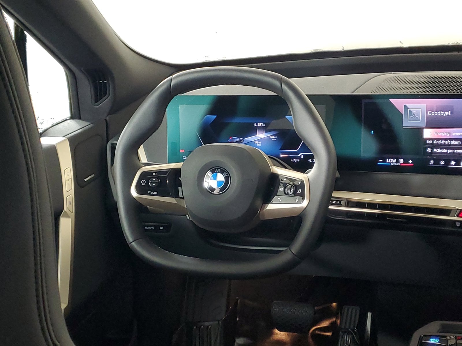 2026 BMW iX 45 - Photo 13