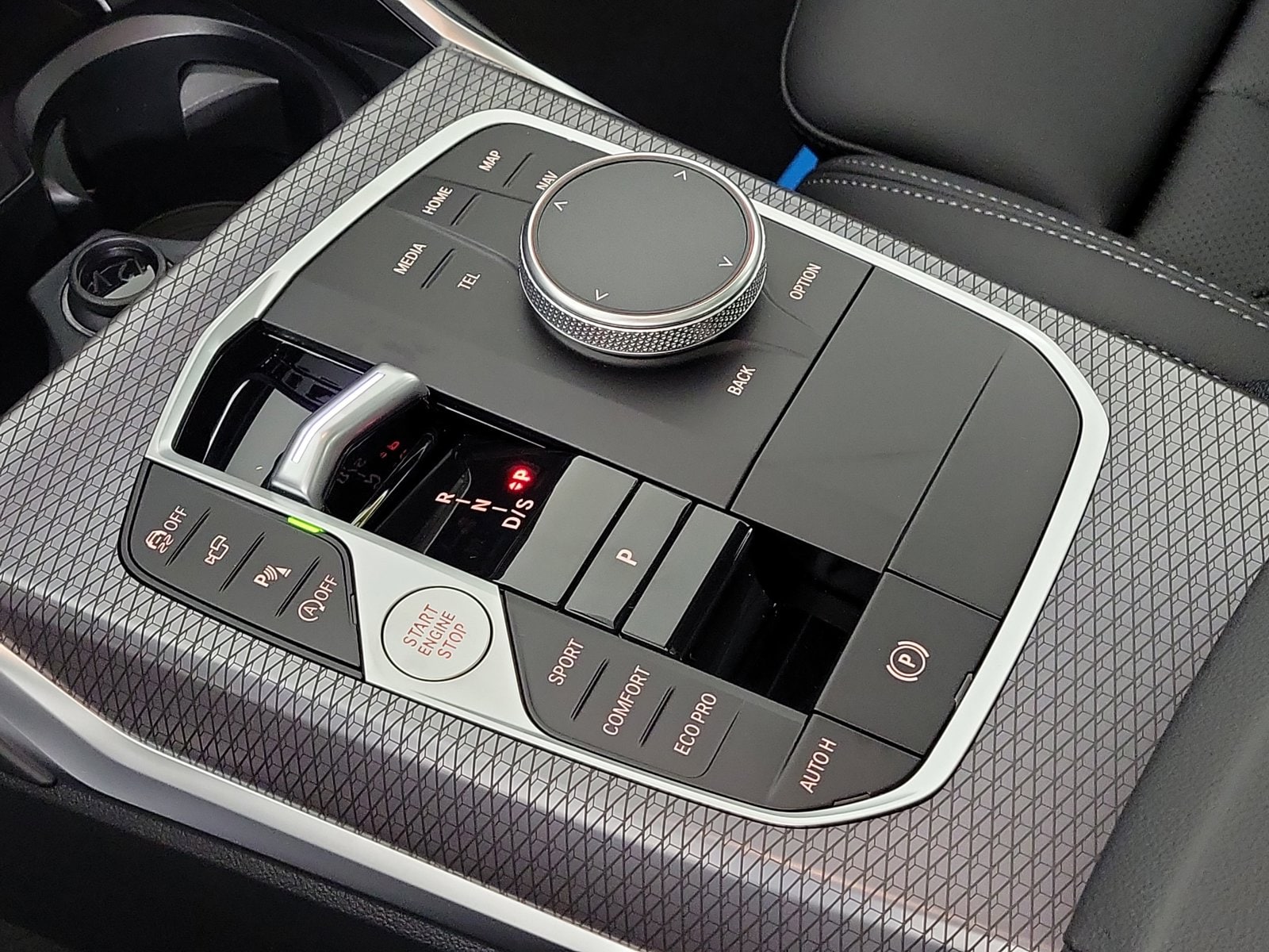 2026 BMW 3 Series 330i - Photo 22