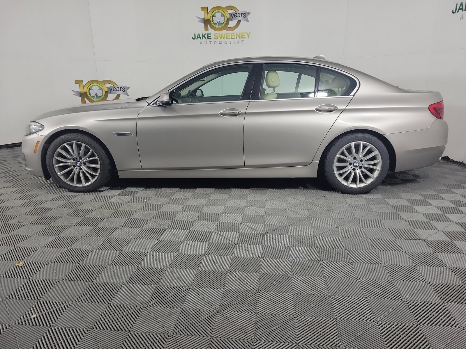 2015 Bmw 528i xDrive photo 2