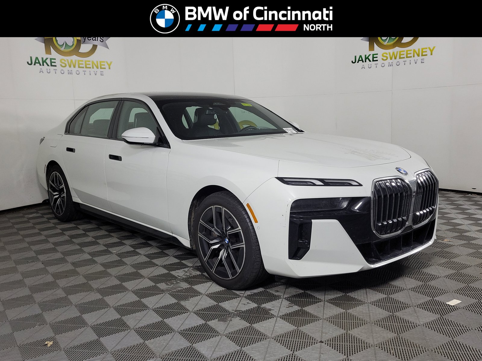 2025 BMW 7 Series 740i's photo