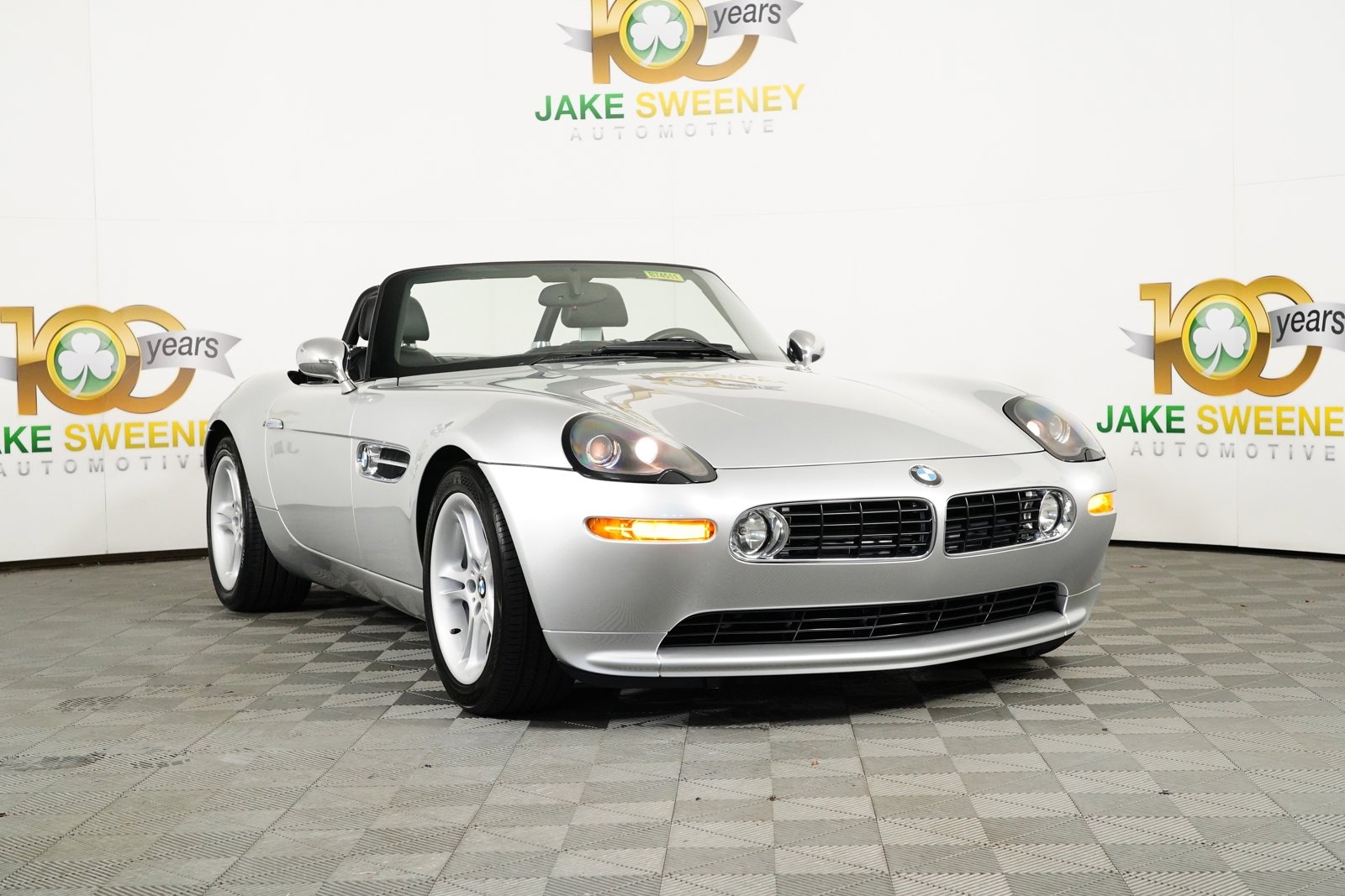 Cincinnati OH 2002 BMW Z8 WBAEJ13412AH61558
