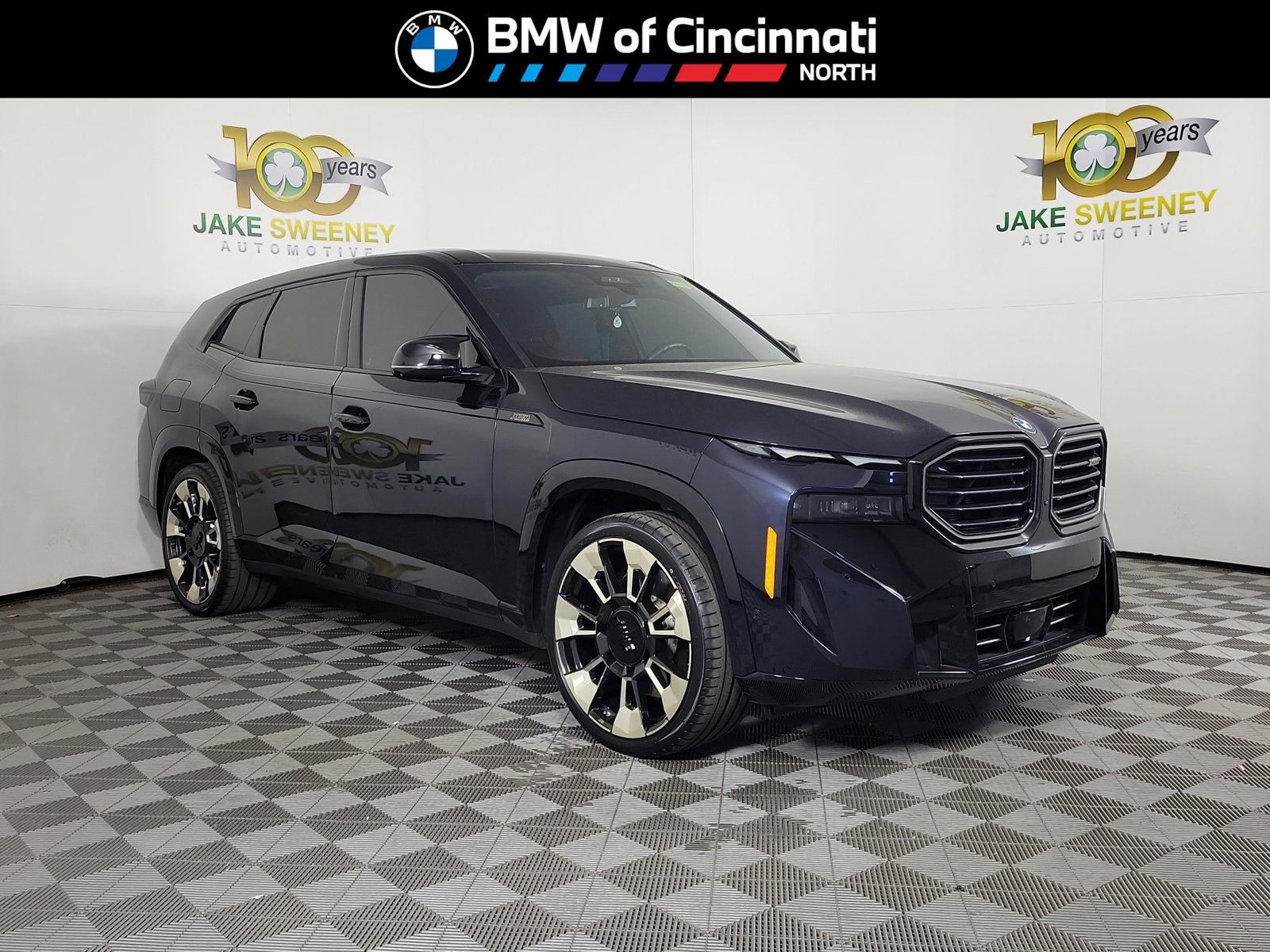 2023 BMW XM Base's photo