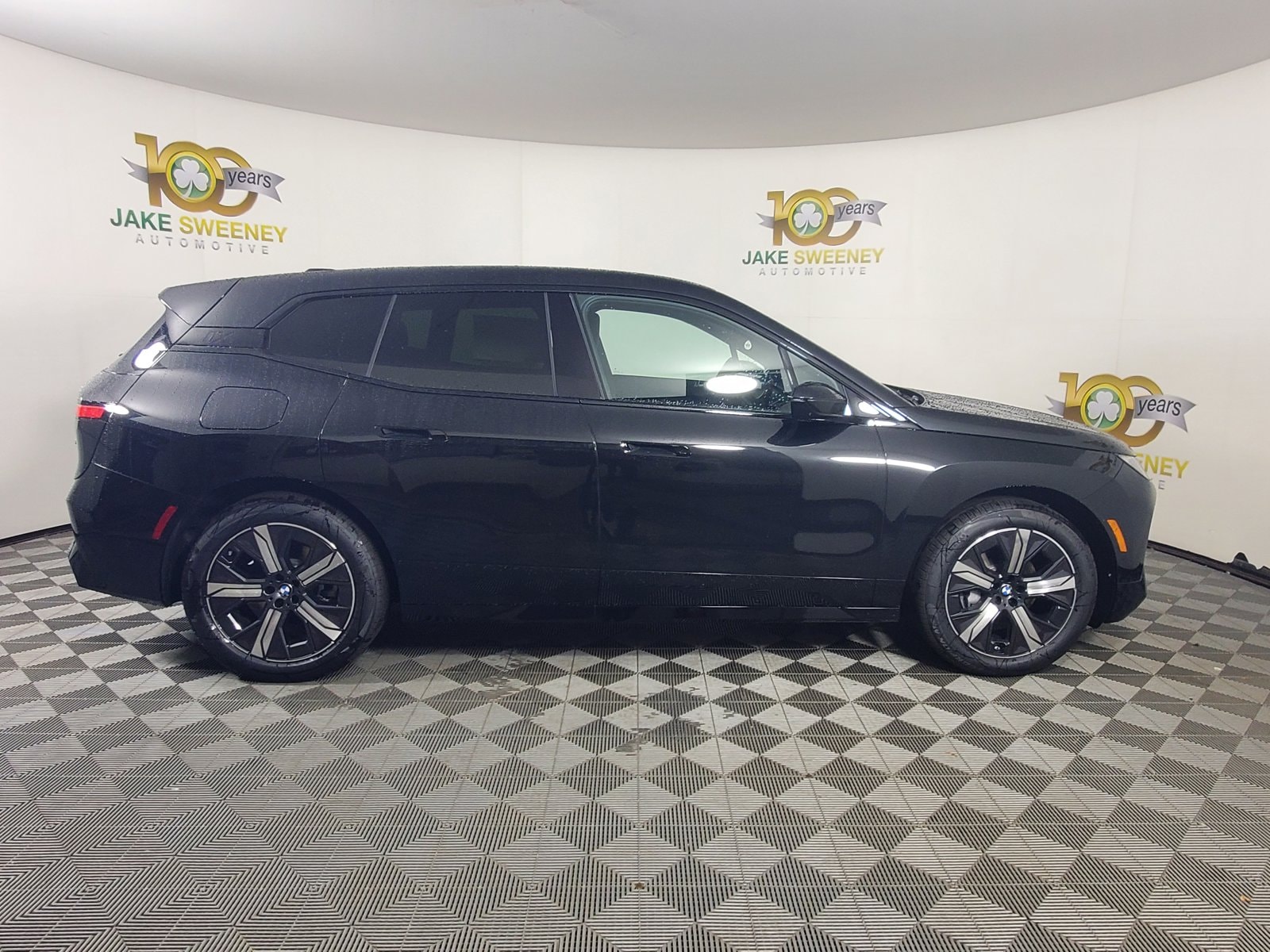 2026 BMW iX 45 - Photo 8