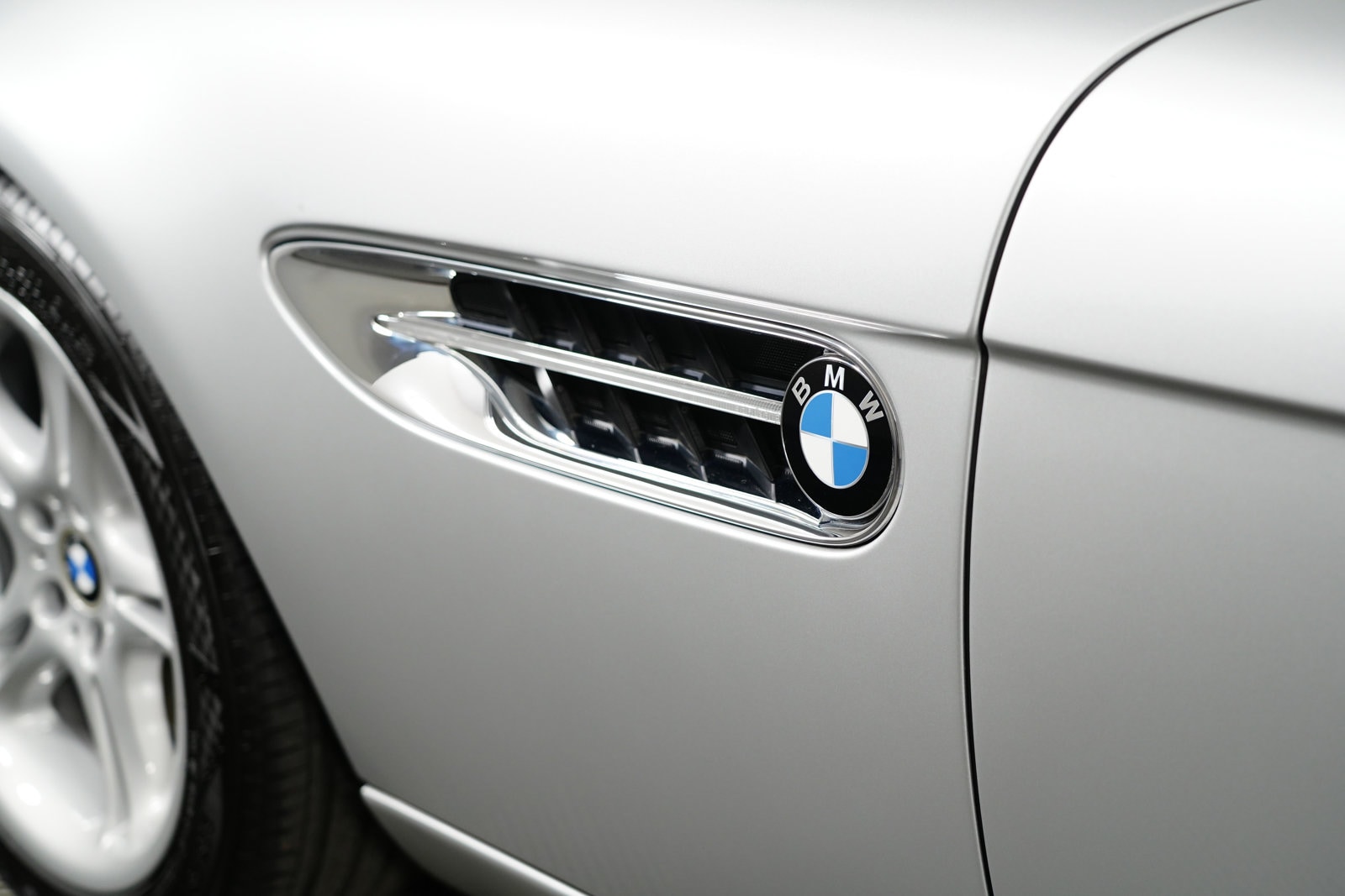 2002 BMW Z8 Base - Photo 13