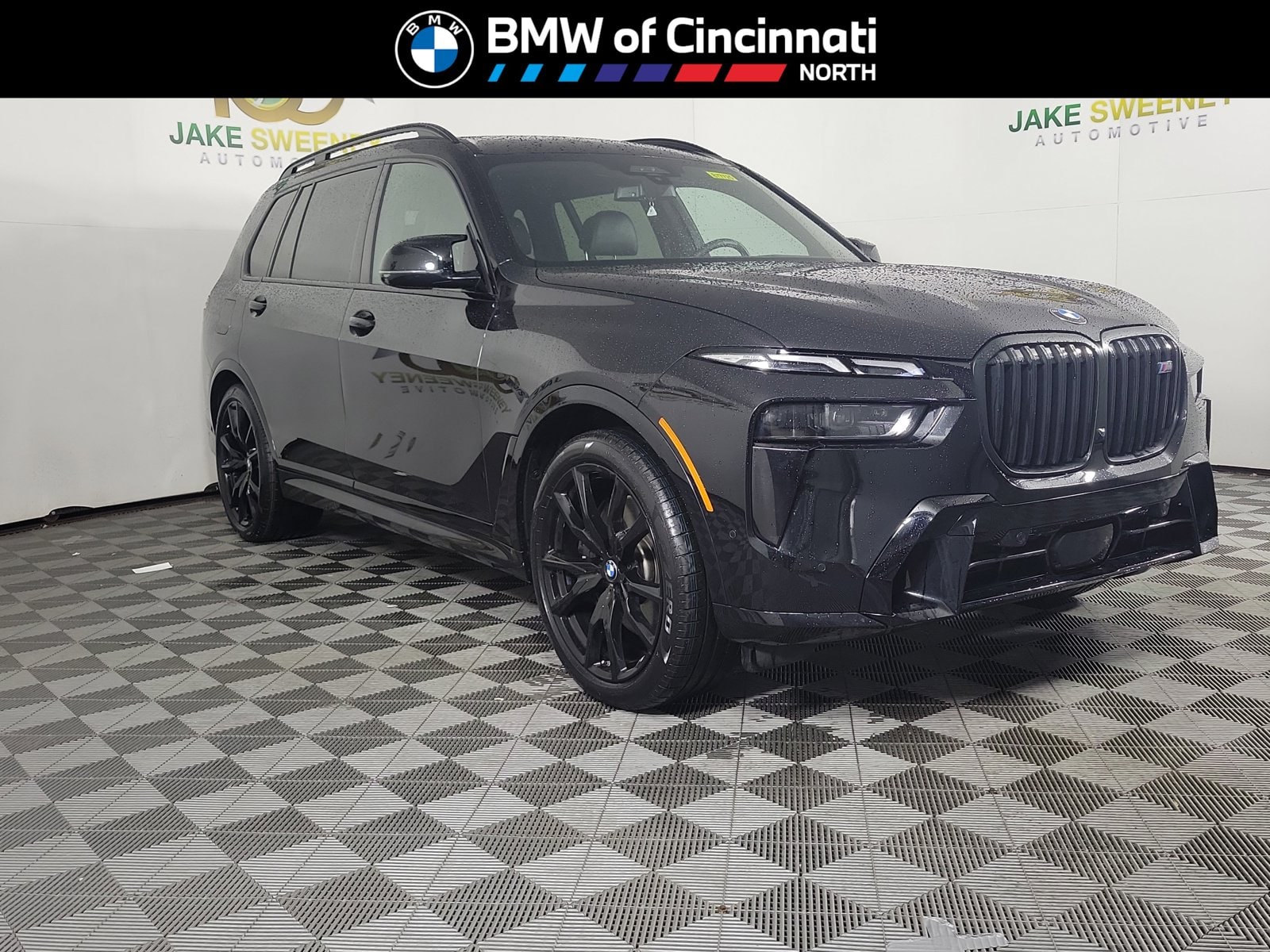 2023 BMW X7 M60i's photo