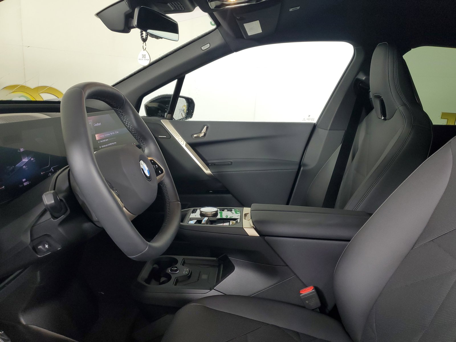 2026 BMW iX 45 - Photo 9