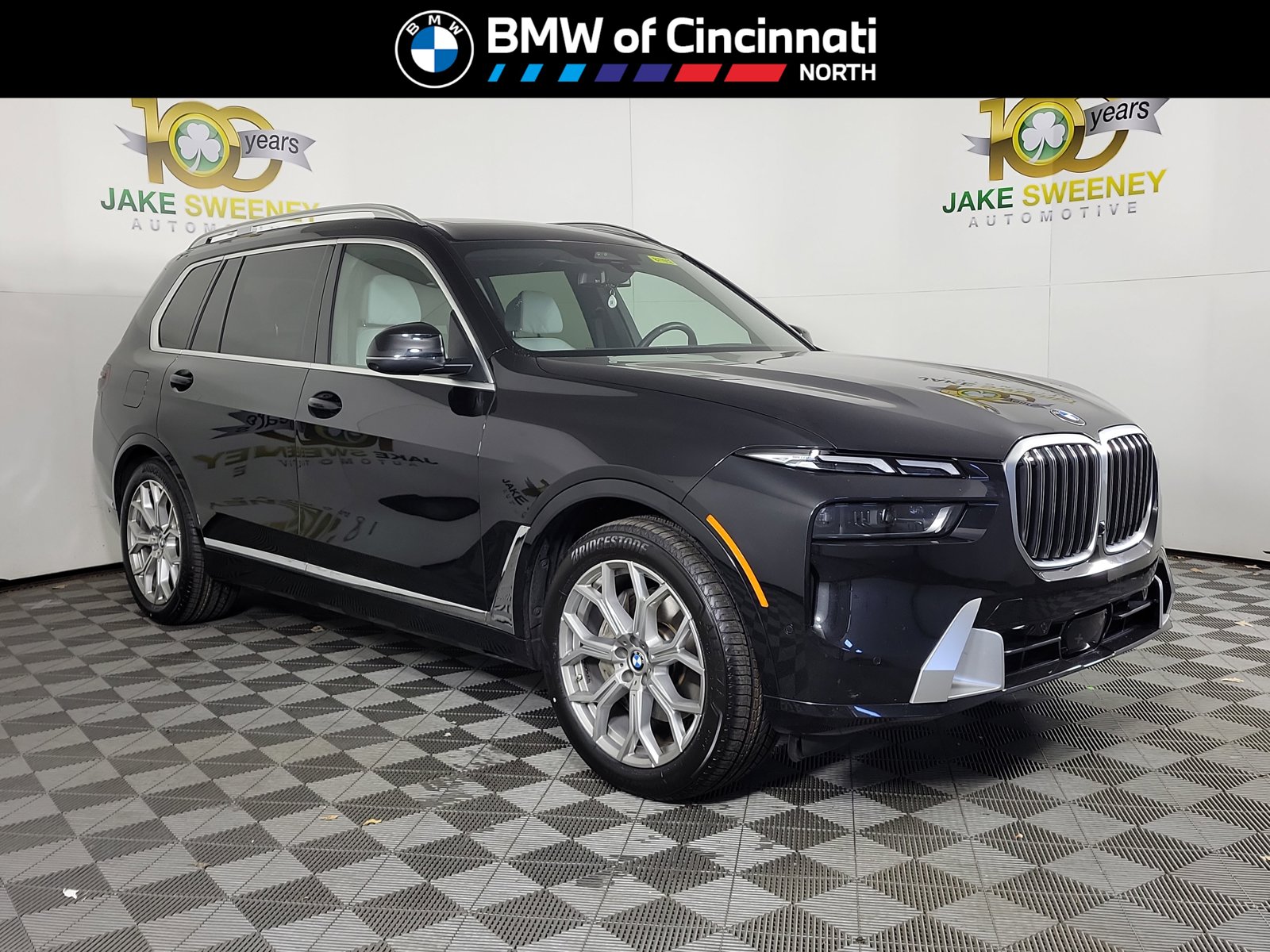2023 BMW X7 40i's photo