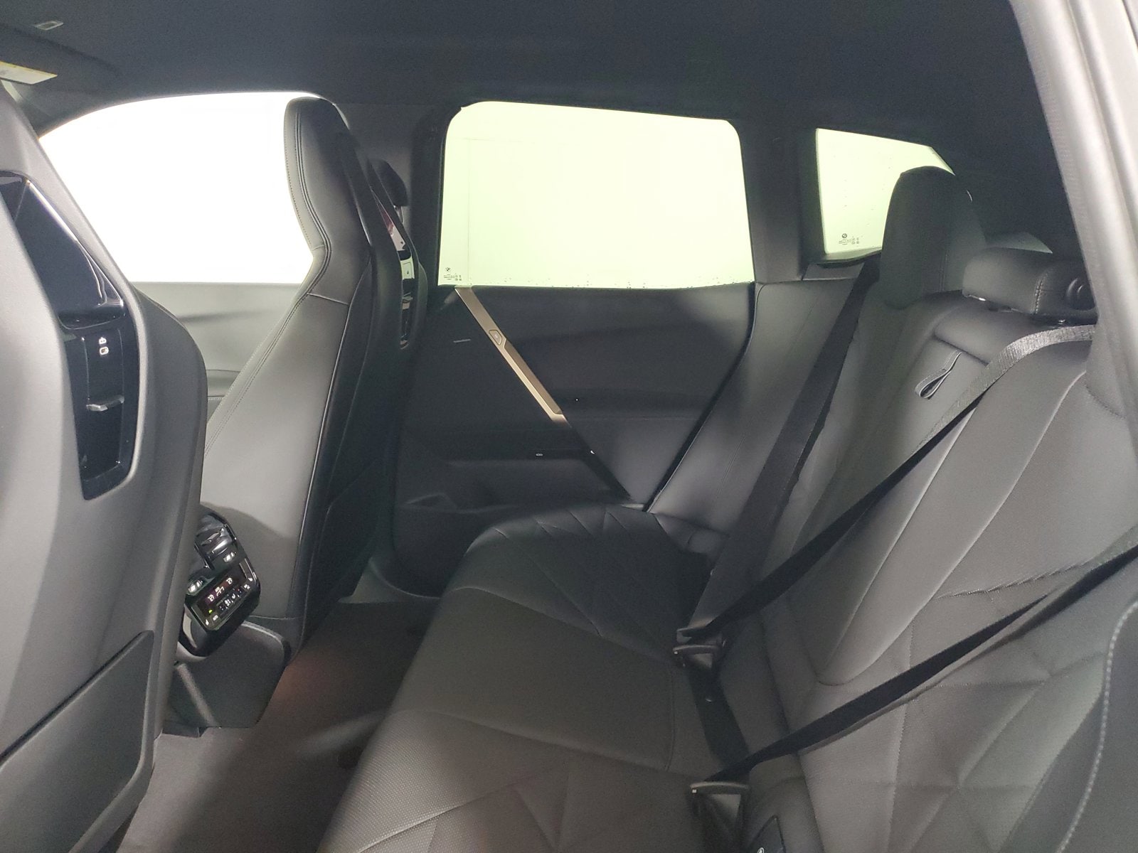 2026 BMW iX 45 - Photo 11