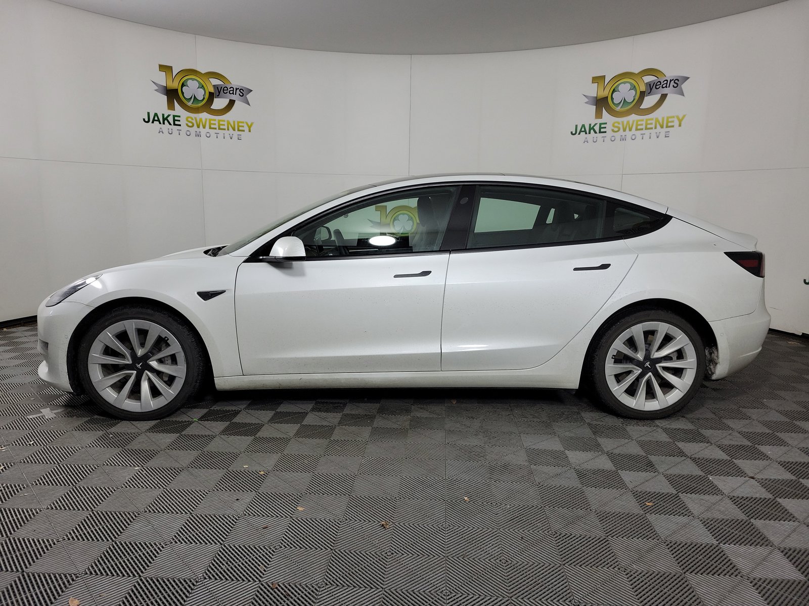 2022 Tesla Model 3 Long Range photo 2