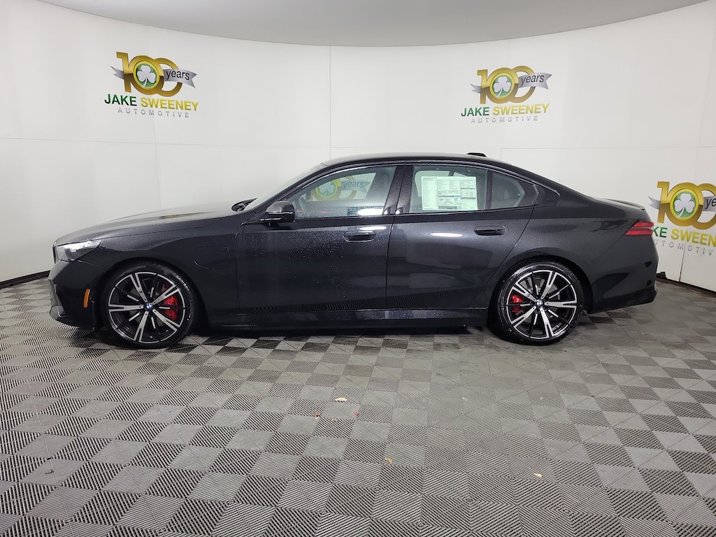New 2026 BMW 5 Series 550e xDrive Sedan