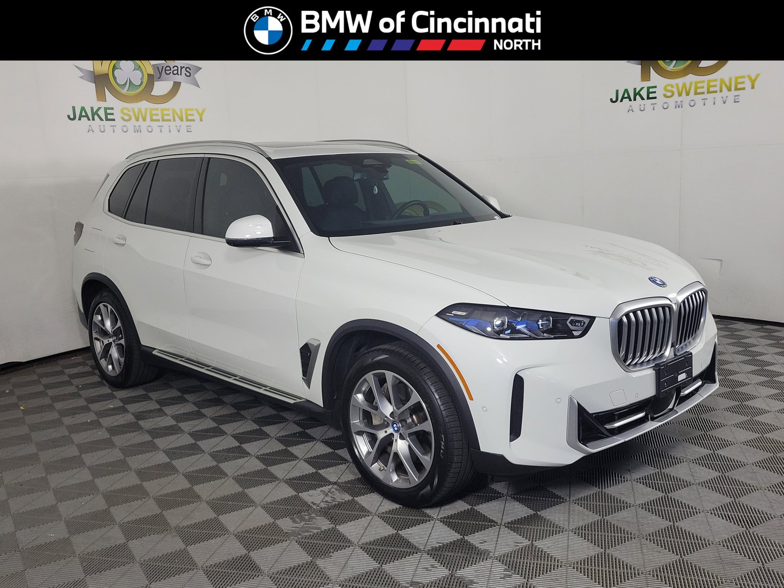 2024 BMW X5 xDrive50e's photo