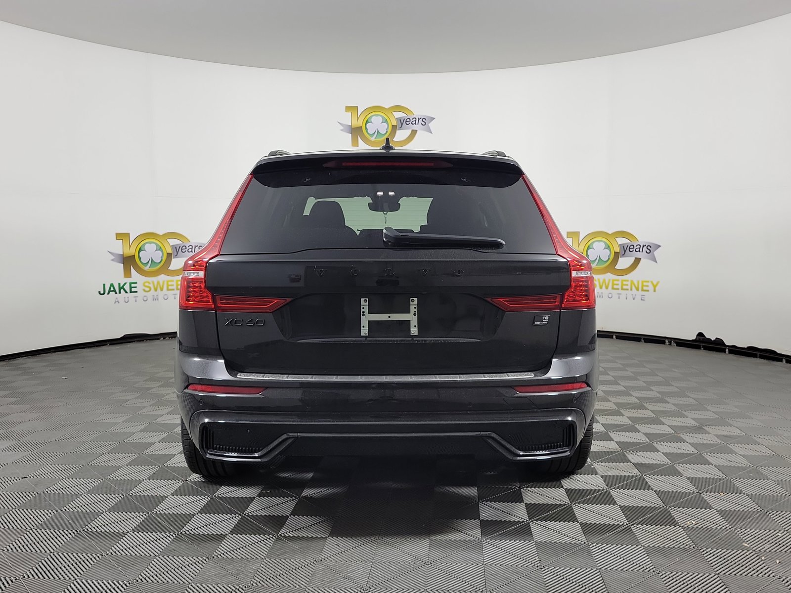 2024 Volvo XC60 Recharge Hybrid T8 eAWD Ultimate Black Edition photo 2