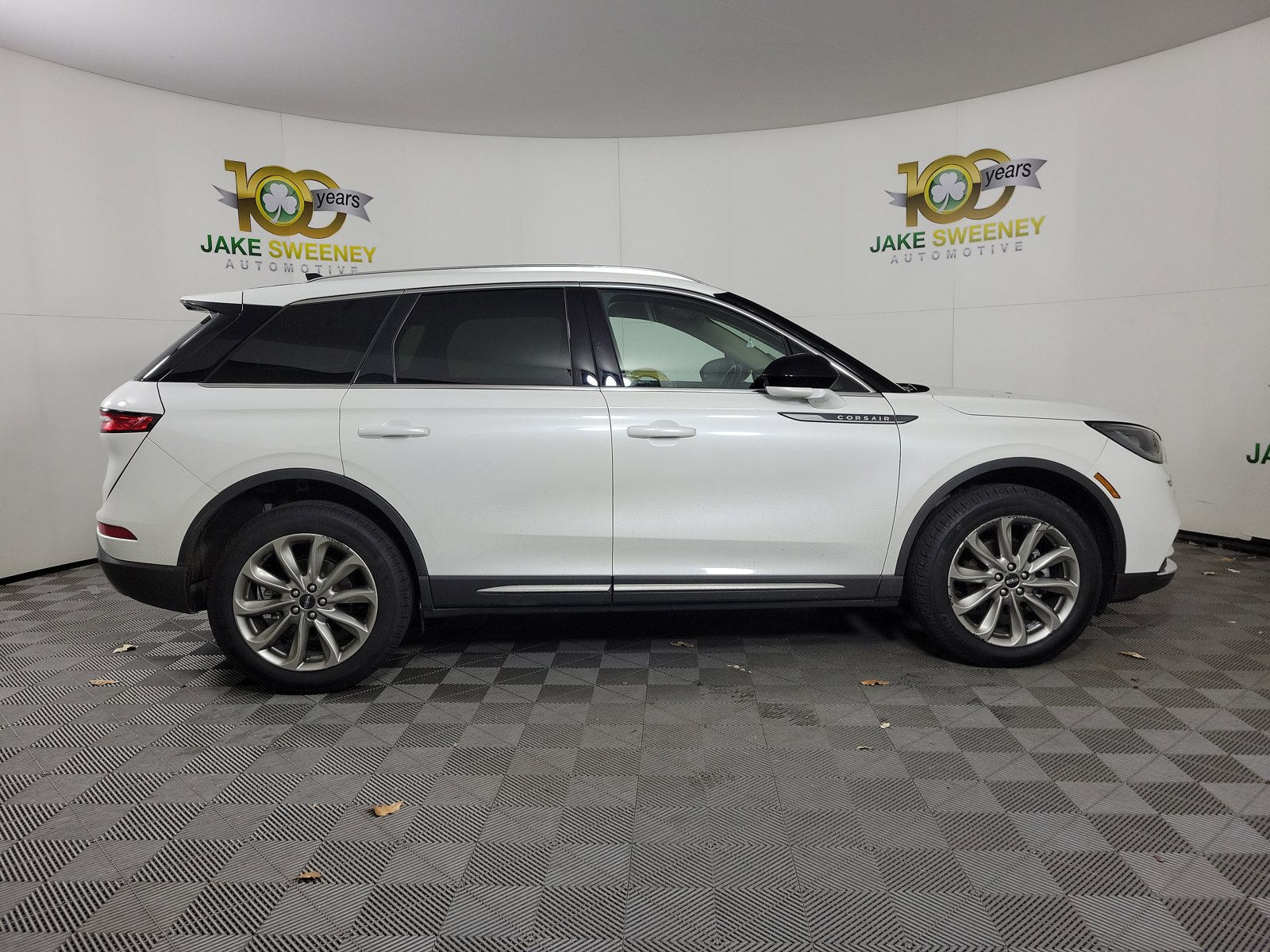 2022 Lincoln Corsair Standard photo 4