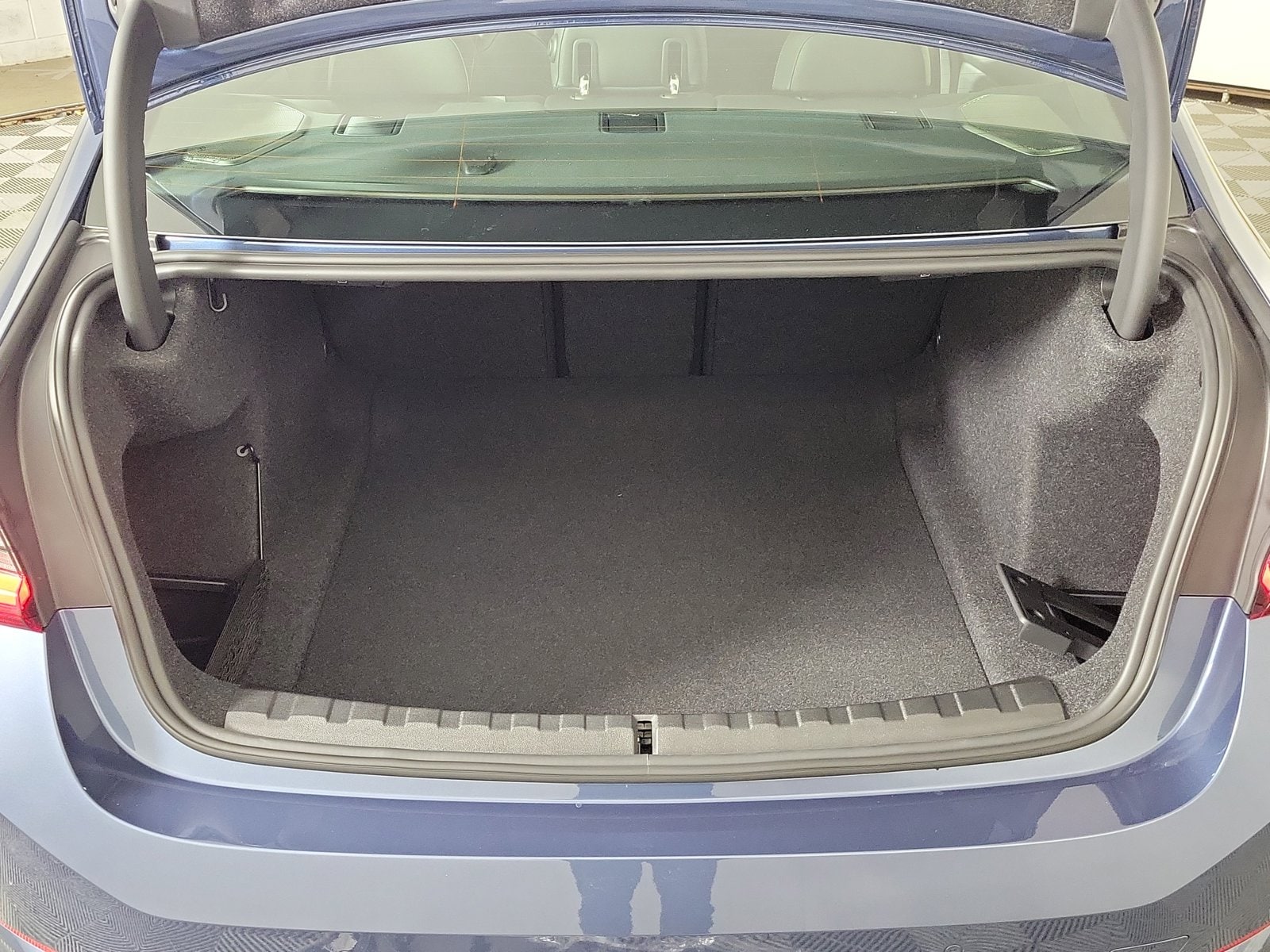 2026 BMW 3 Series 330i - Photo 25