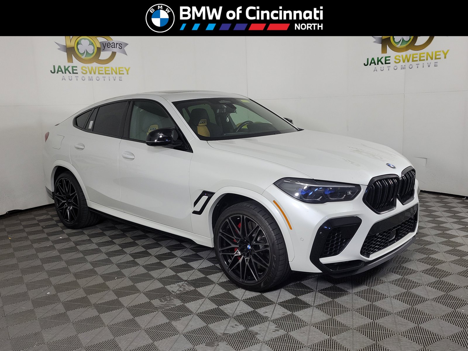 2022 BMW X6 M -'s photo