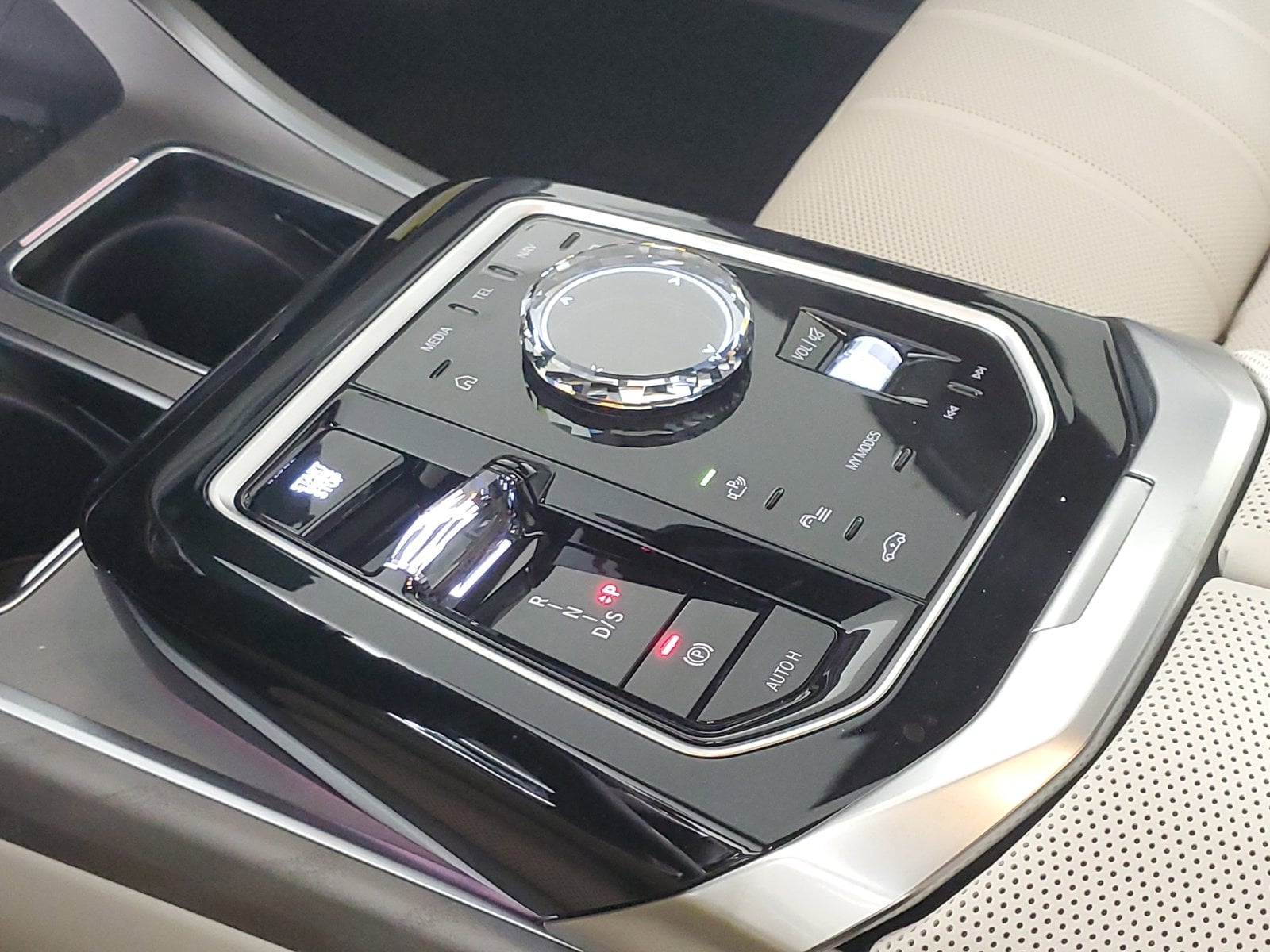 2026 BMW 7 Series 740i - Photo 22