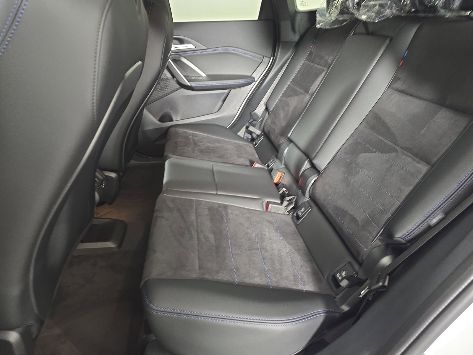 2026 BMW X1 M35i - Photo 10