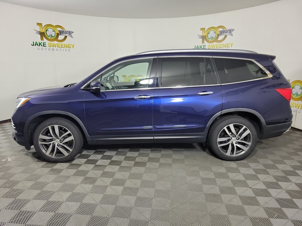 Used 2017 Honda Pilot Touring AWD SUV