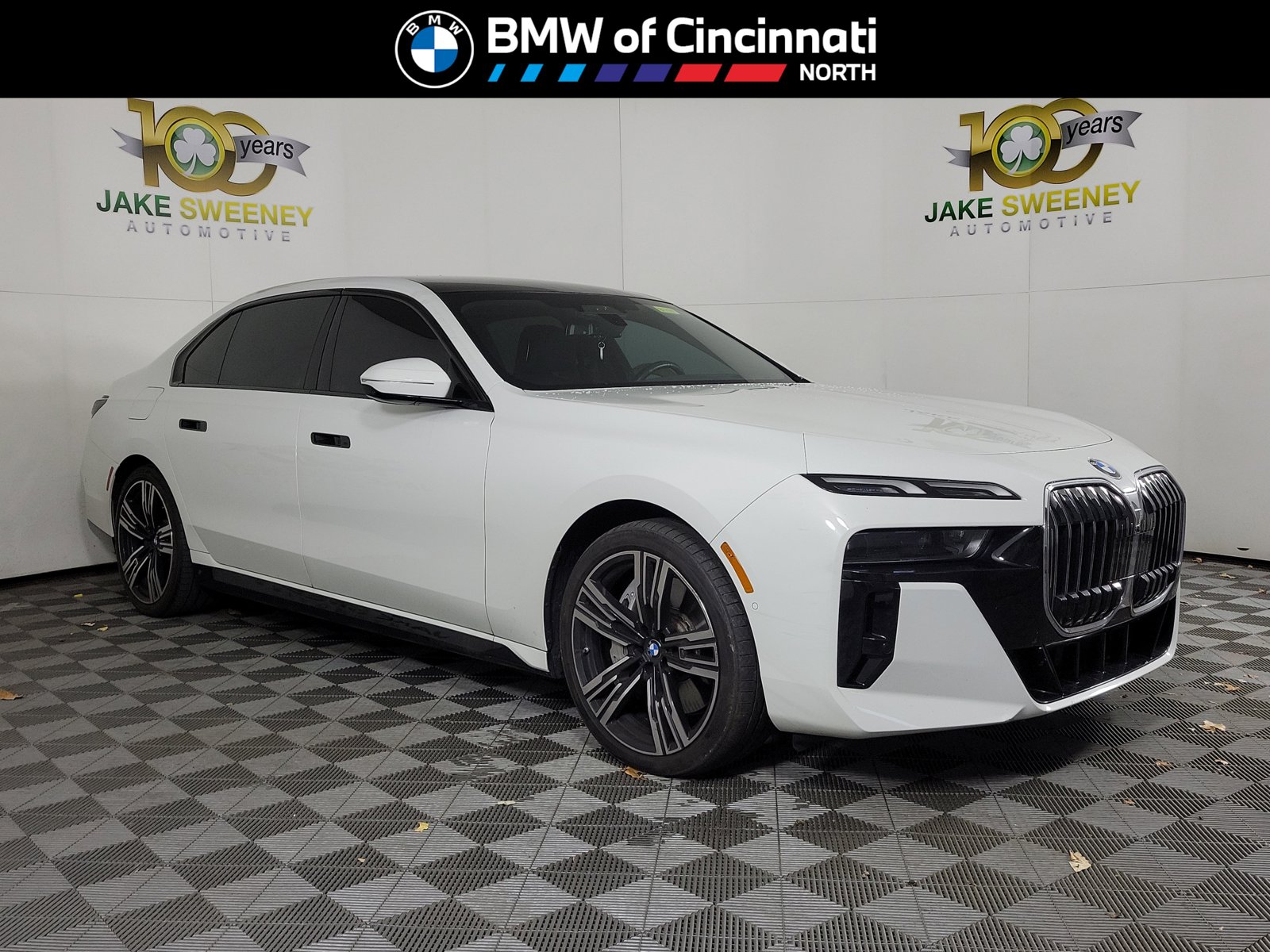 2023 BMW 7 Series 760i's photo