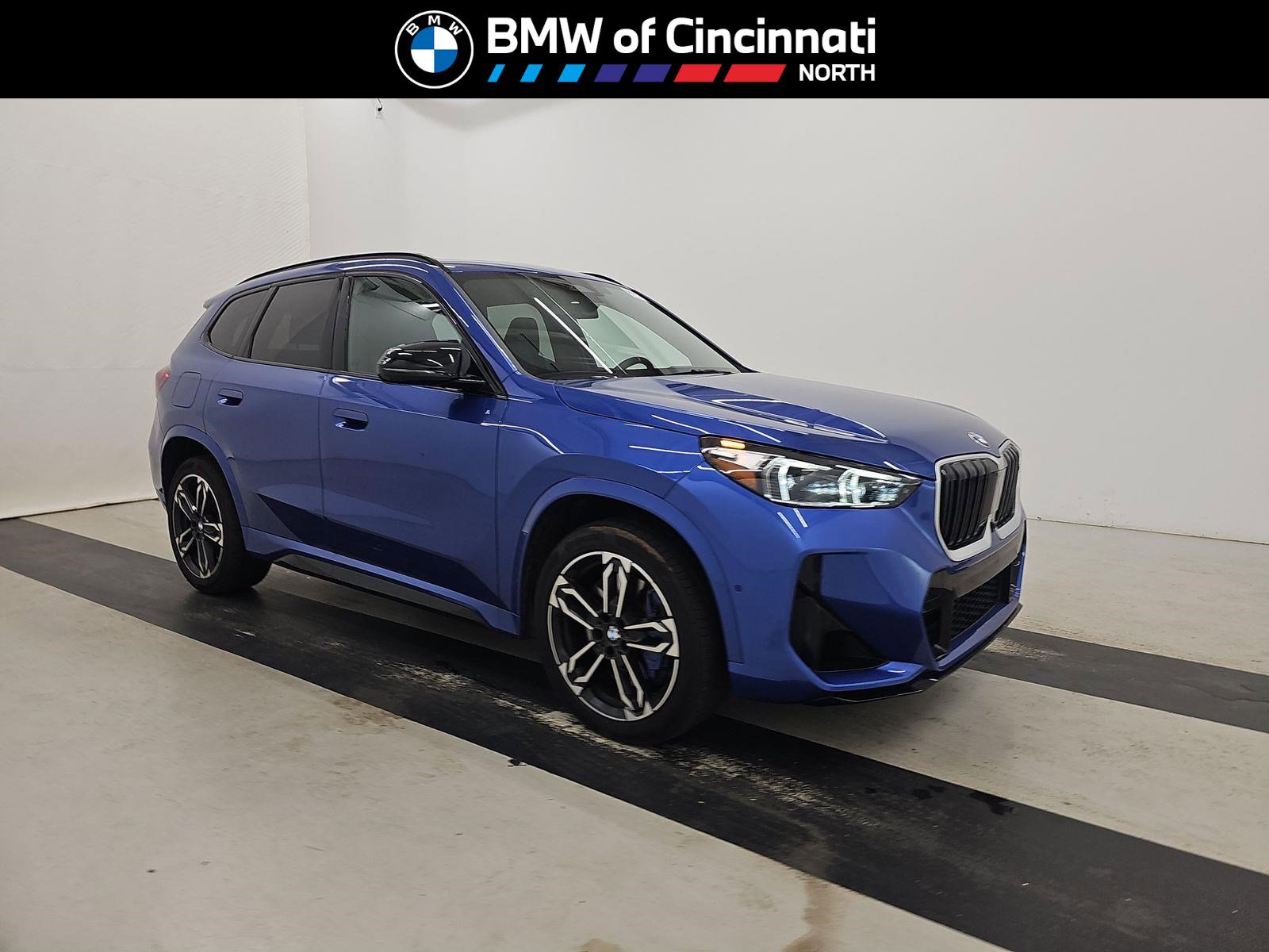 2025 BMW X1's photo