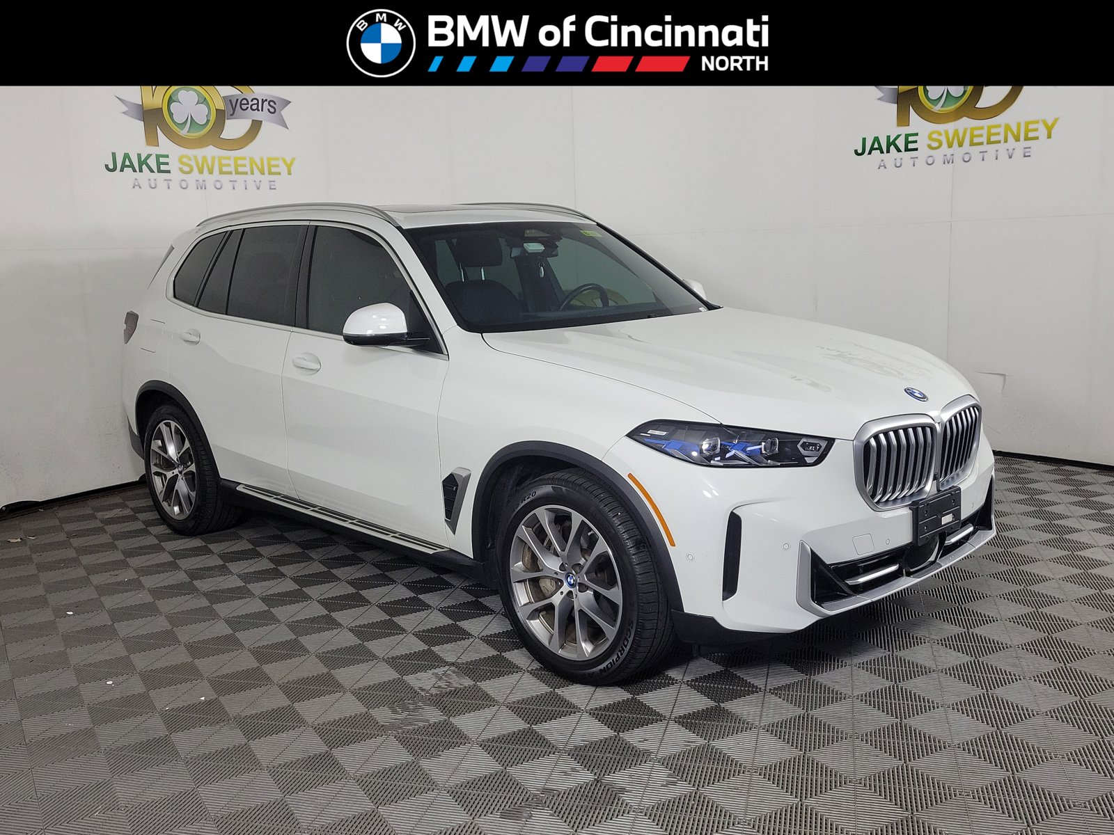 2024 BMW X5 xDrive50e's photo