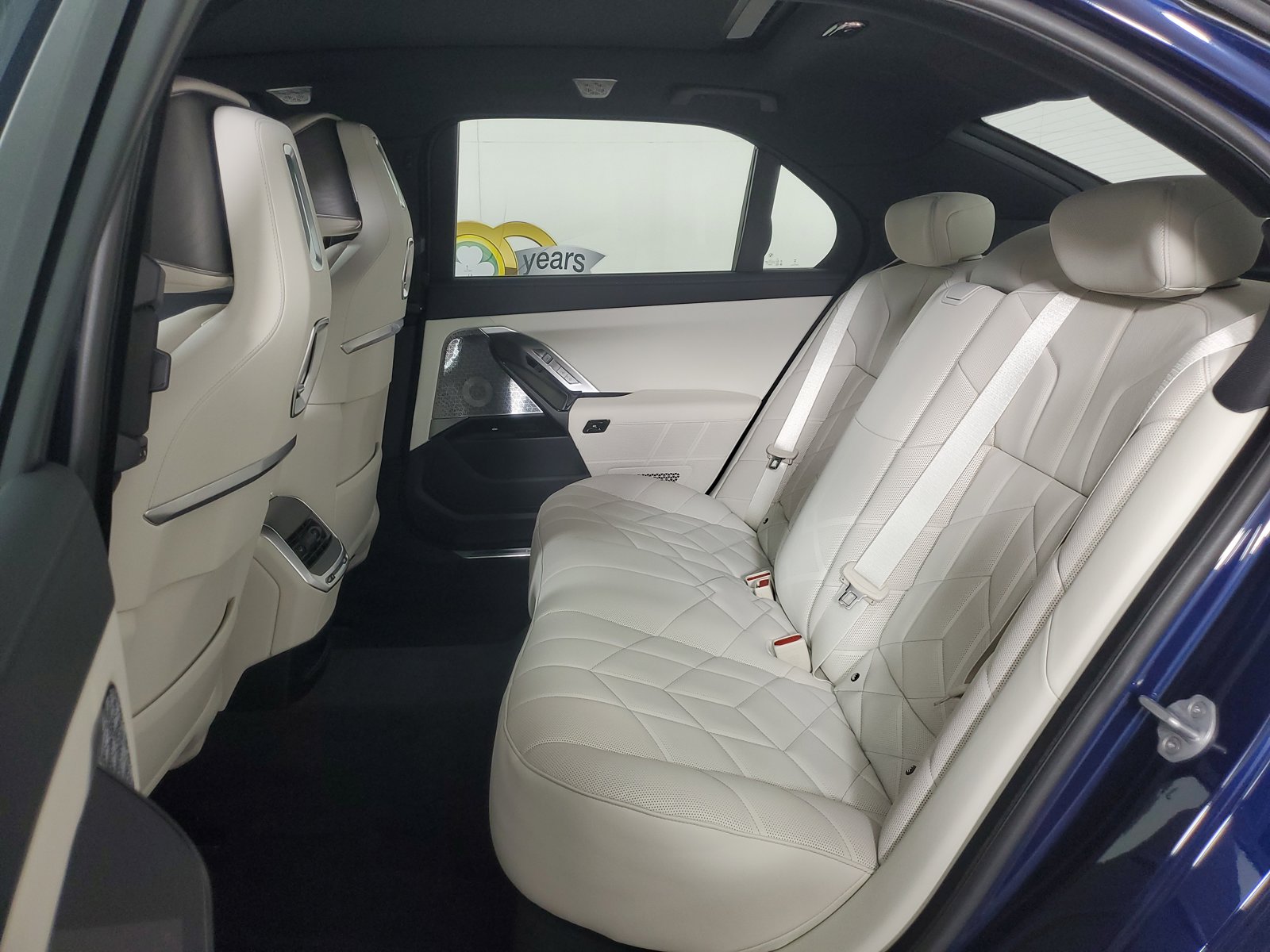 2026 BMW 7 Series 740i - Photo 10