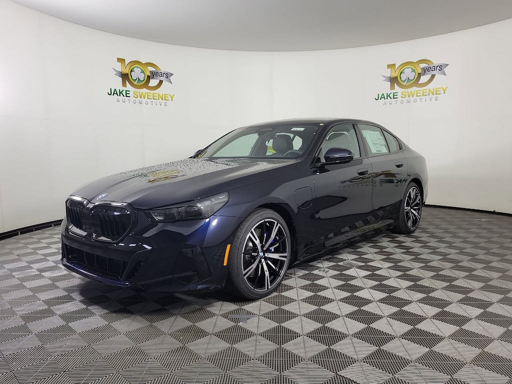 New 2026 BMW 5 Series 550e xDrive Sedan